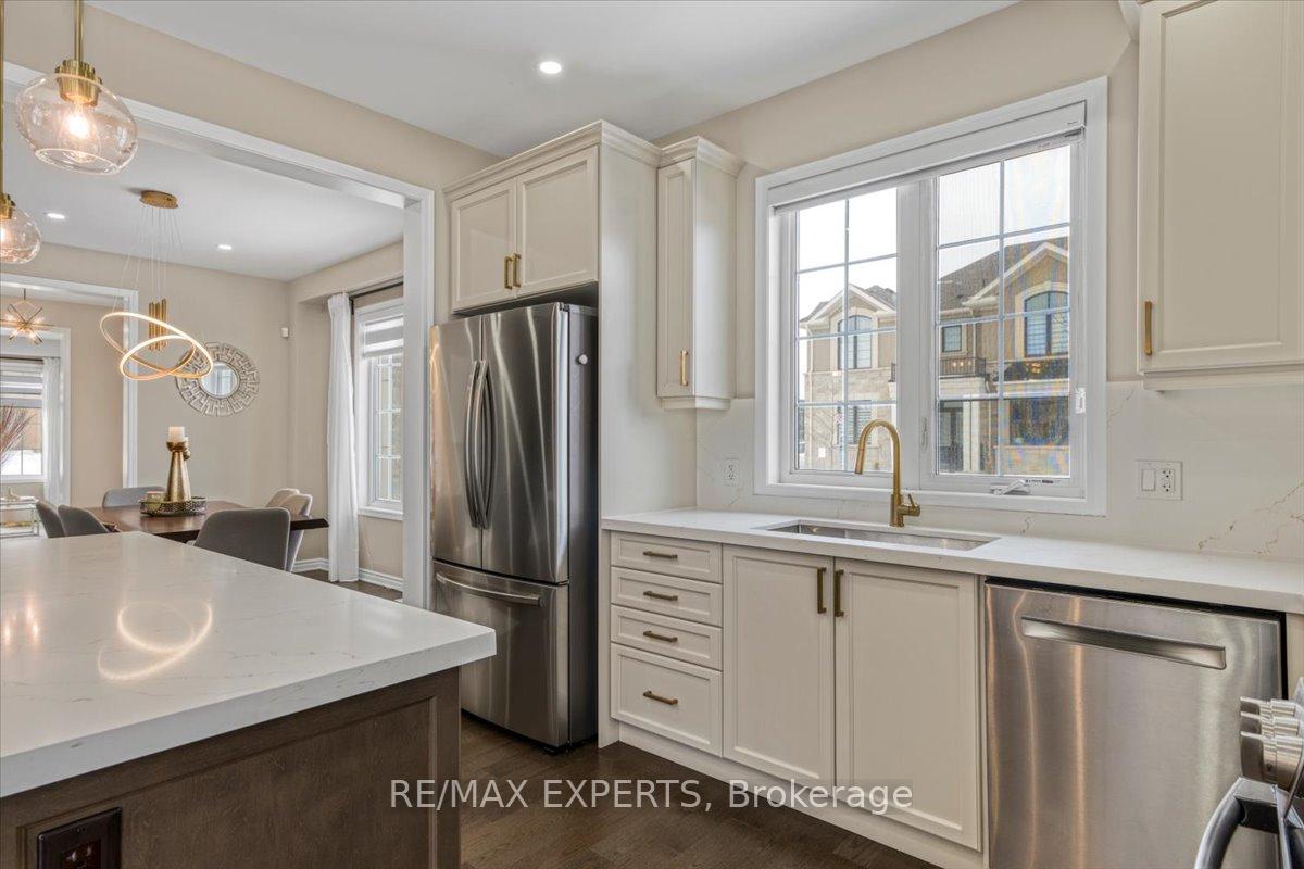 Photo 15 of 668 Kennedy Circle W, Milton, Cobban — HOMEH