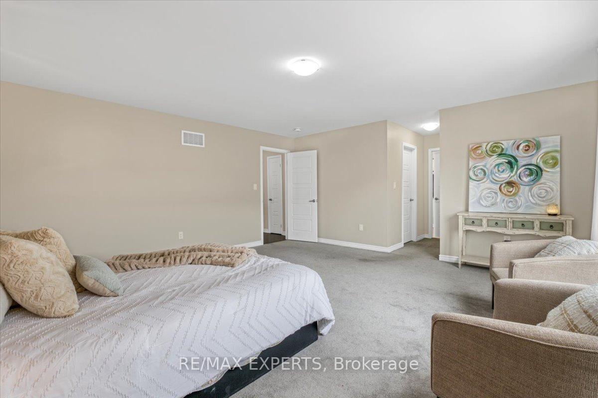 Photo 25 of 668 Kennedy Circle W, Milton, Cobban — HOMEH