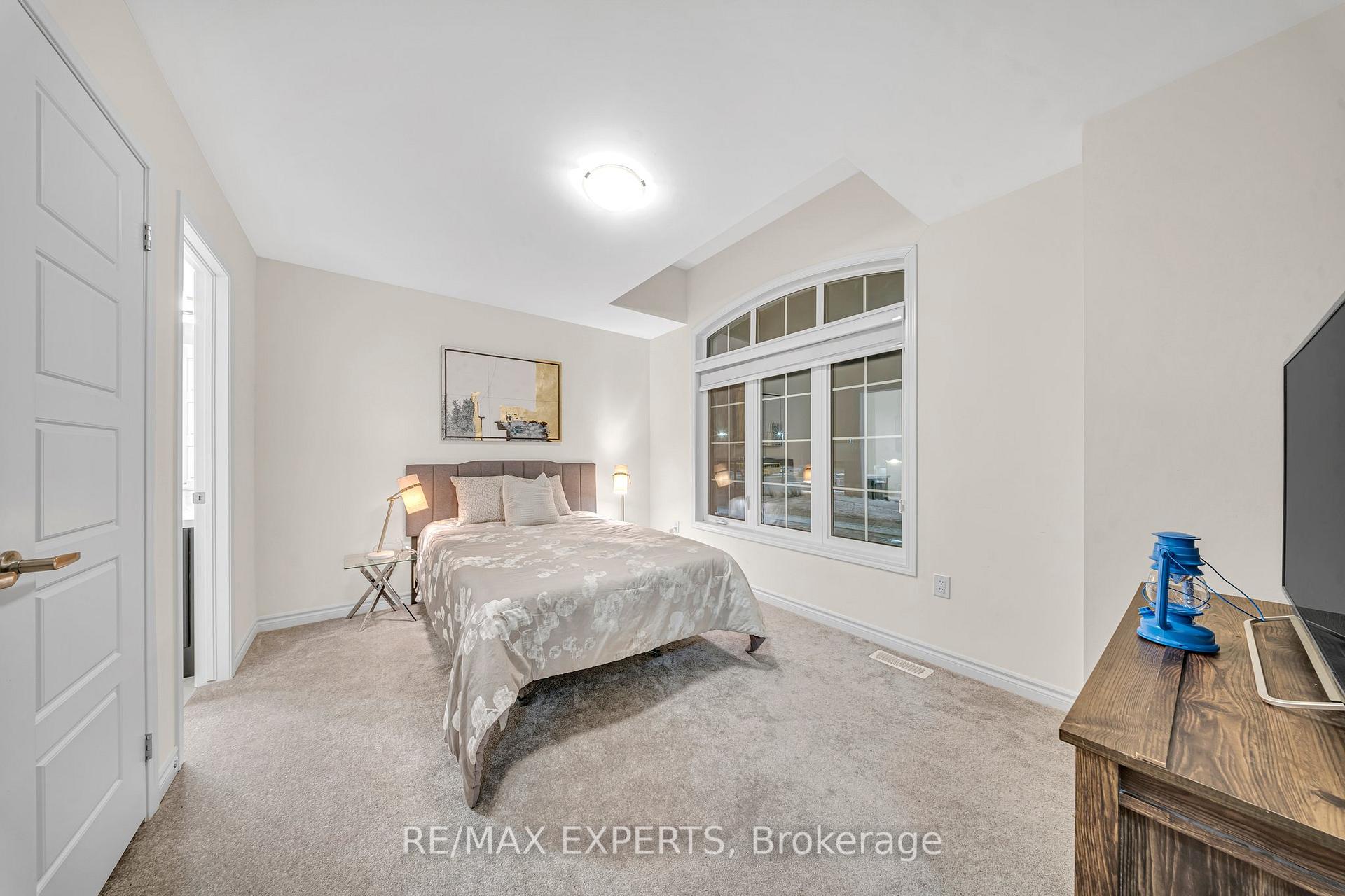 Photo 34 of 668 Kennedy Circle W, Milton, Cobban — HOMEH