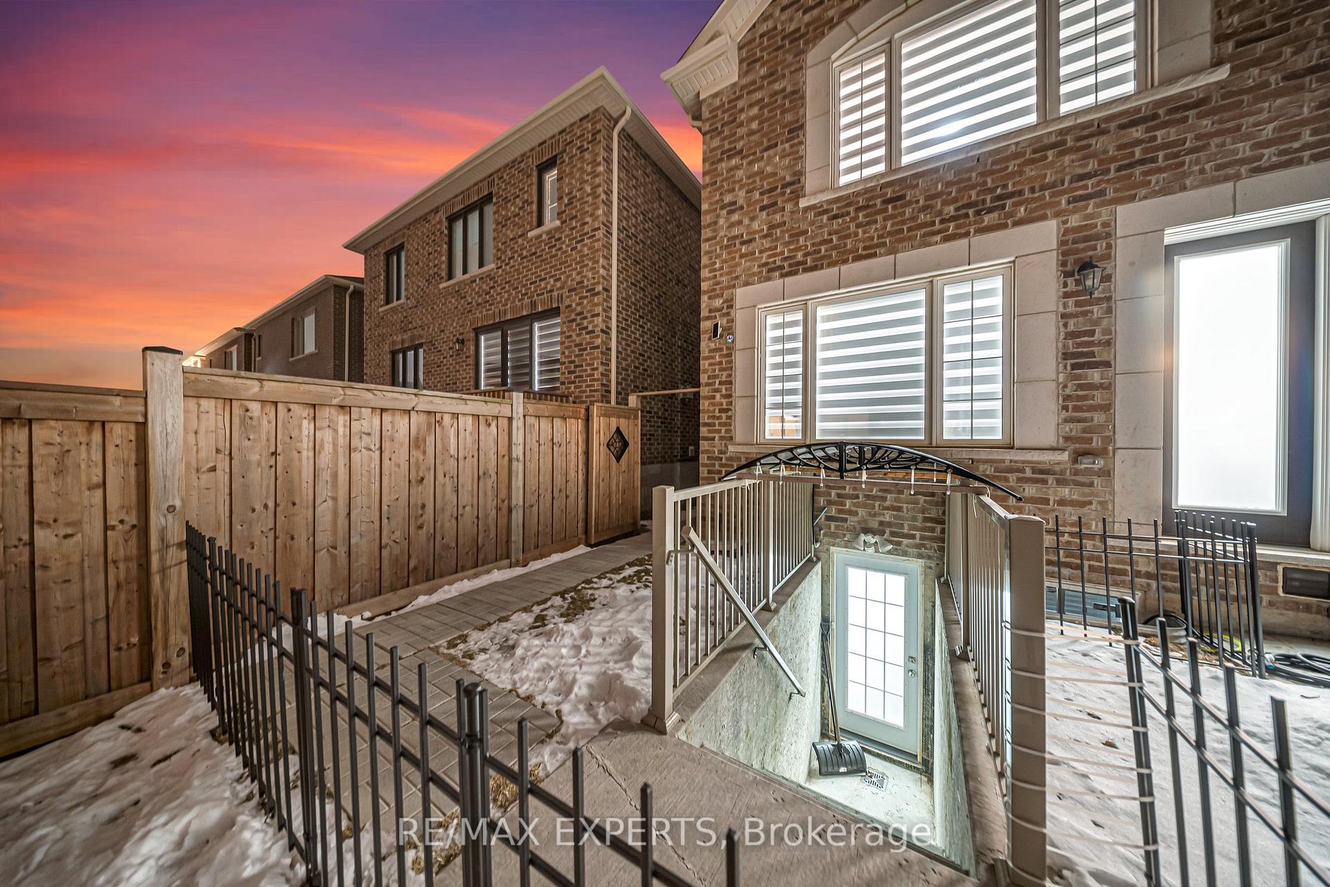 Photo 36 of 668 Kennedy Circle W, Milton, Cobban — HOMEH