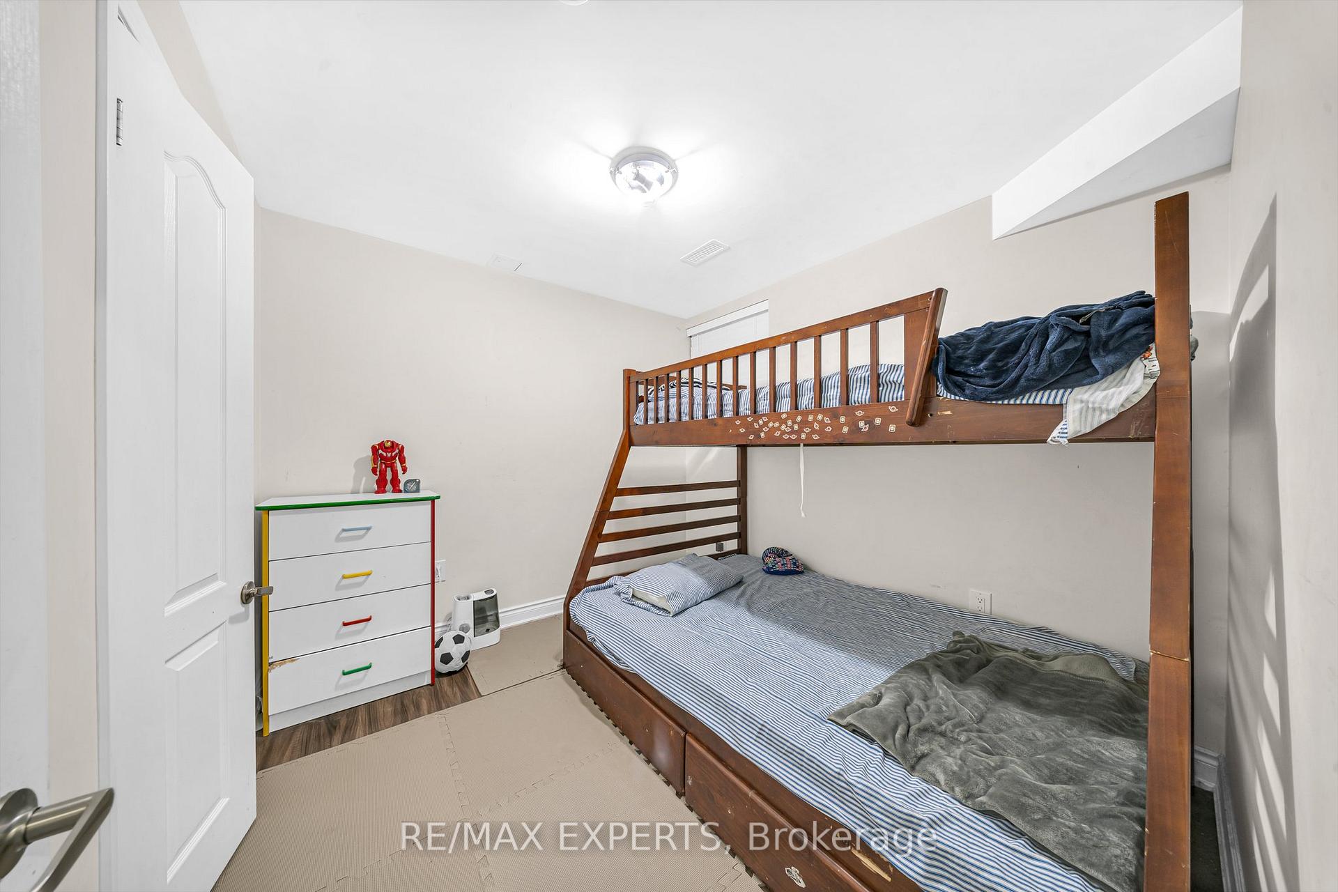 Photo 43 of 668 Kennedy Circle W, Milton, Cobban — HOMEH