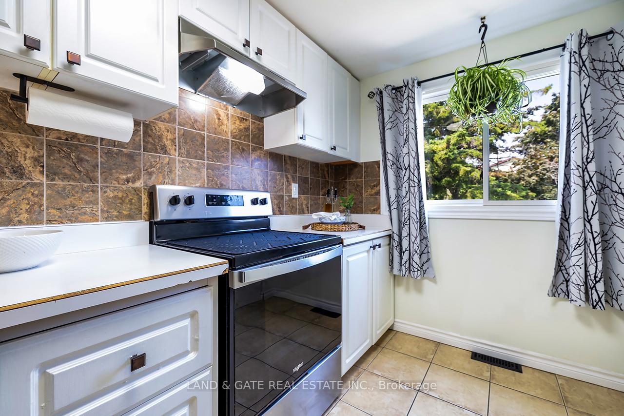 Photo 7 of 1753 Foleyet Crescent, Pickering, Liverpool — HOMEH