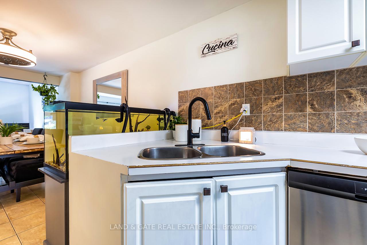 Photo 8 of 1753 Foleyet Crescent, Pickering, Liverpool — HOMEH