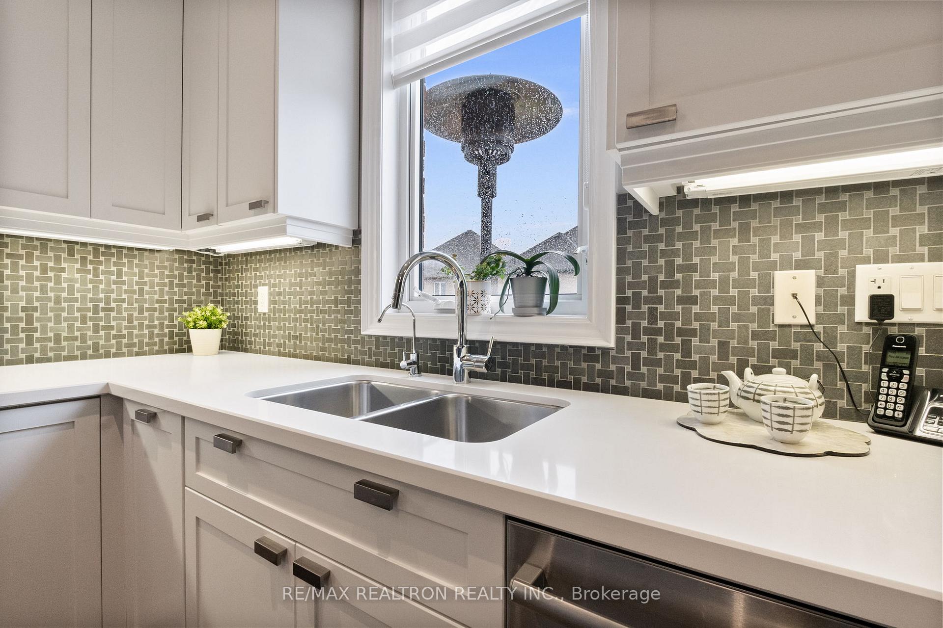 Photo 9 of 874 Wingarden Crescent, Pickering, Dunbarton — HOMEH