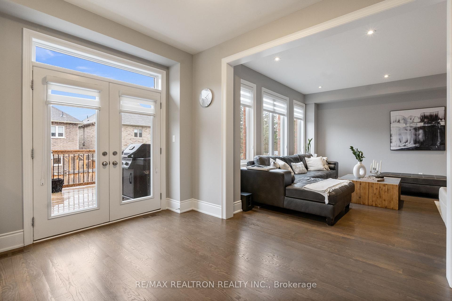 Photo 12 of 874 Wingarden Crescent, Pickering, Dunbarton — HOMEH