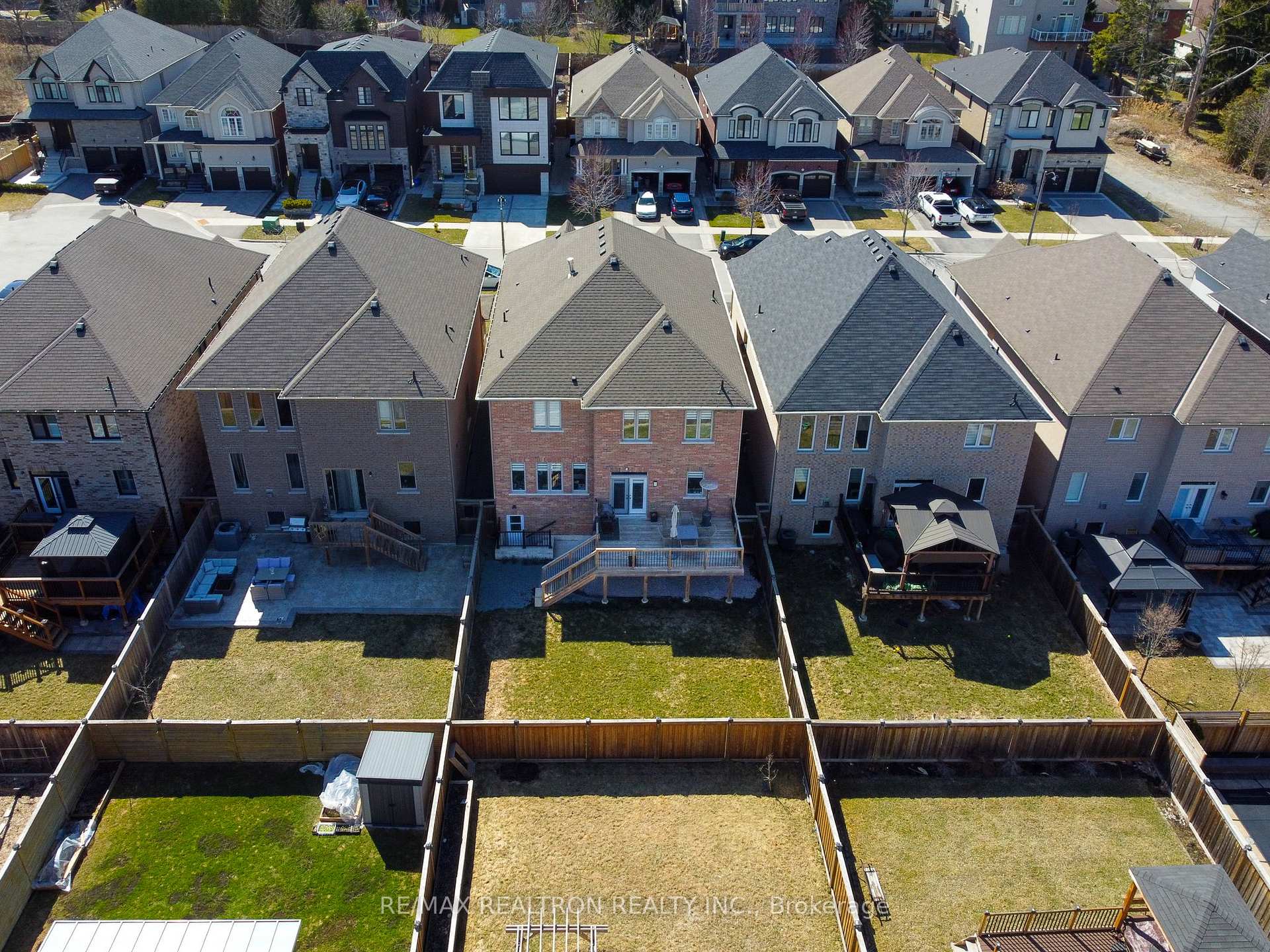 Photo 35 of 874 Wingarden Crescent, Pickering, Dunbarton — HOMEH