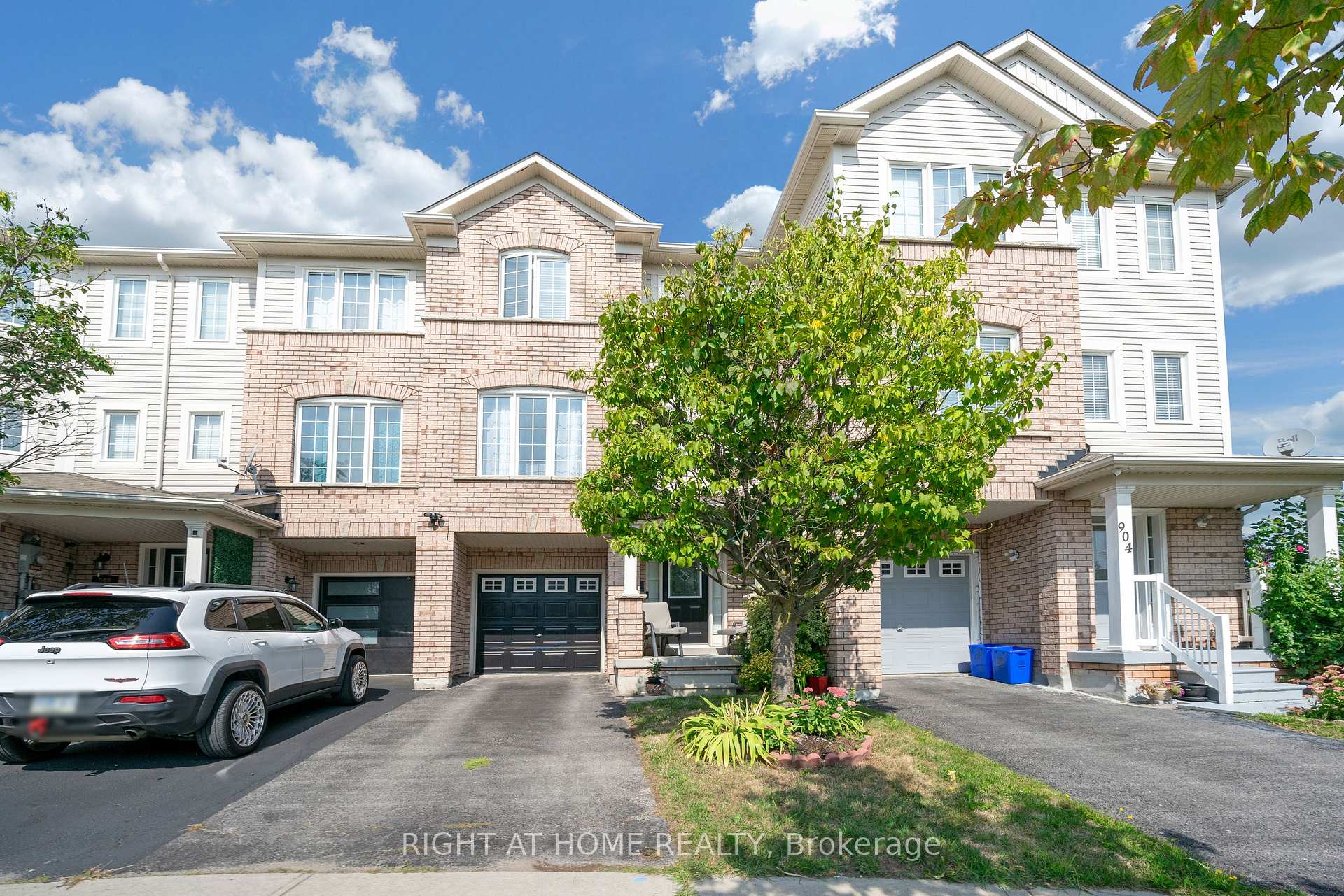 Photo 4 of 906 Bourne Crescent, Oshawa, Lakeview — HOMEH