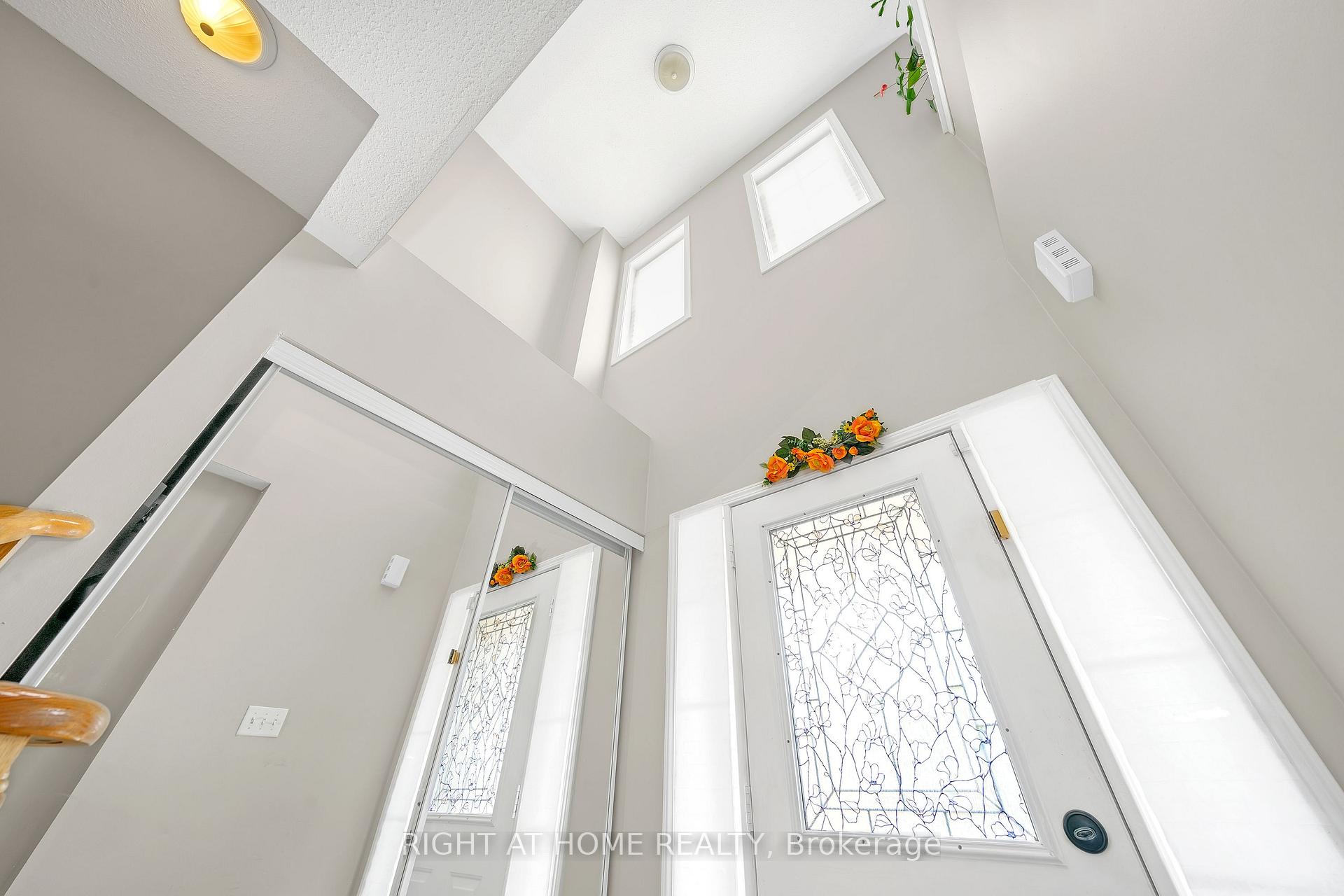 Photo 8 of 906 Bourne Crescent, Oshawa, Lakeview — HOMEH