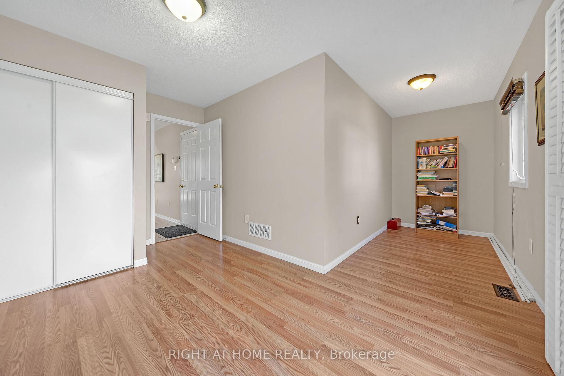 Photo 12 of 906 Bourne Crescent, Oshawa, Lakeview — HOMEH