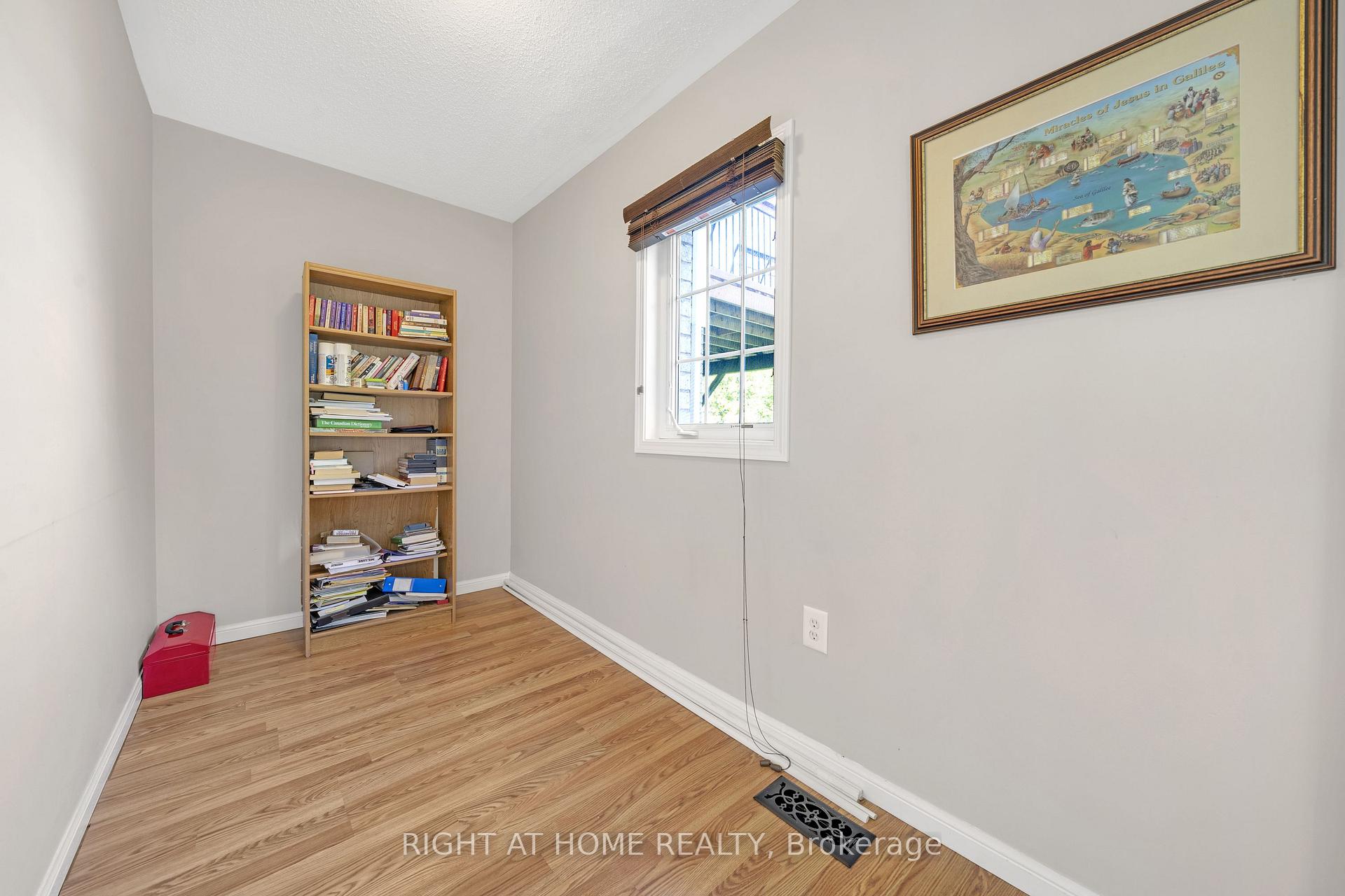 Photo 13 of 906 Bourne Crescent, Oshawa, Lakeview — HOMEH