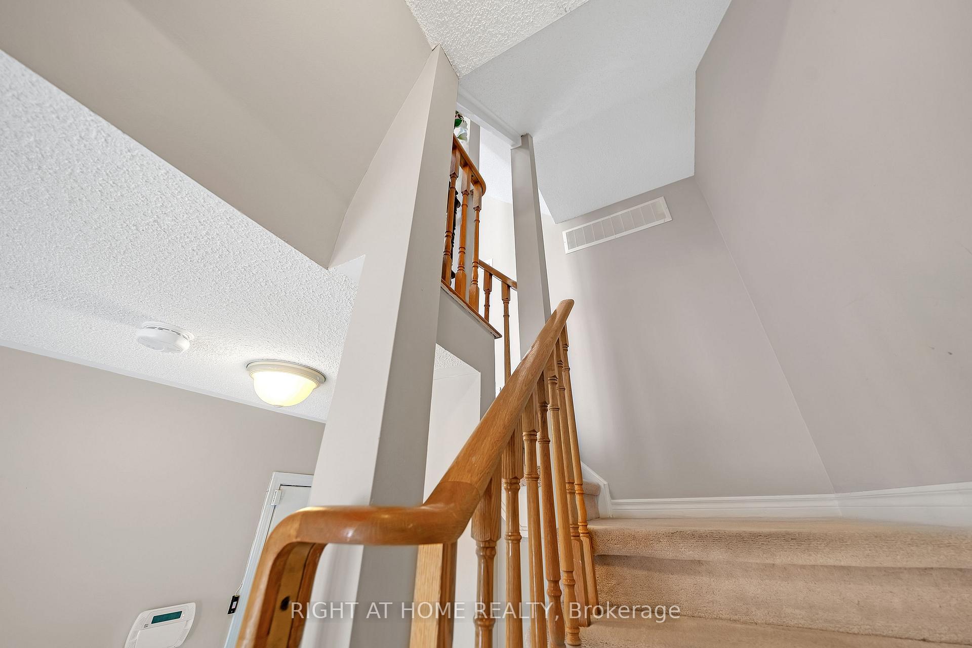 Photo 14 of 906 Bourne Crescent, Oshawa, Lakeview — HOMEH