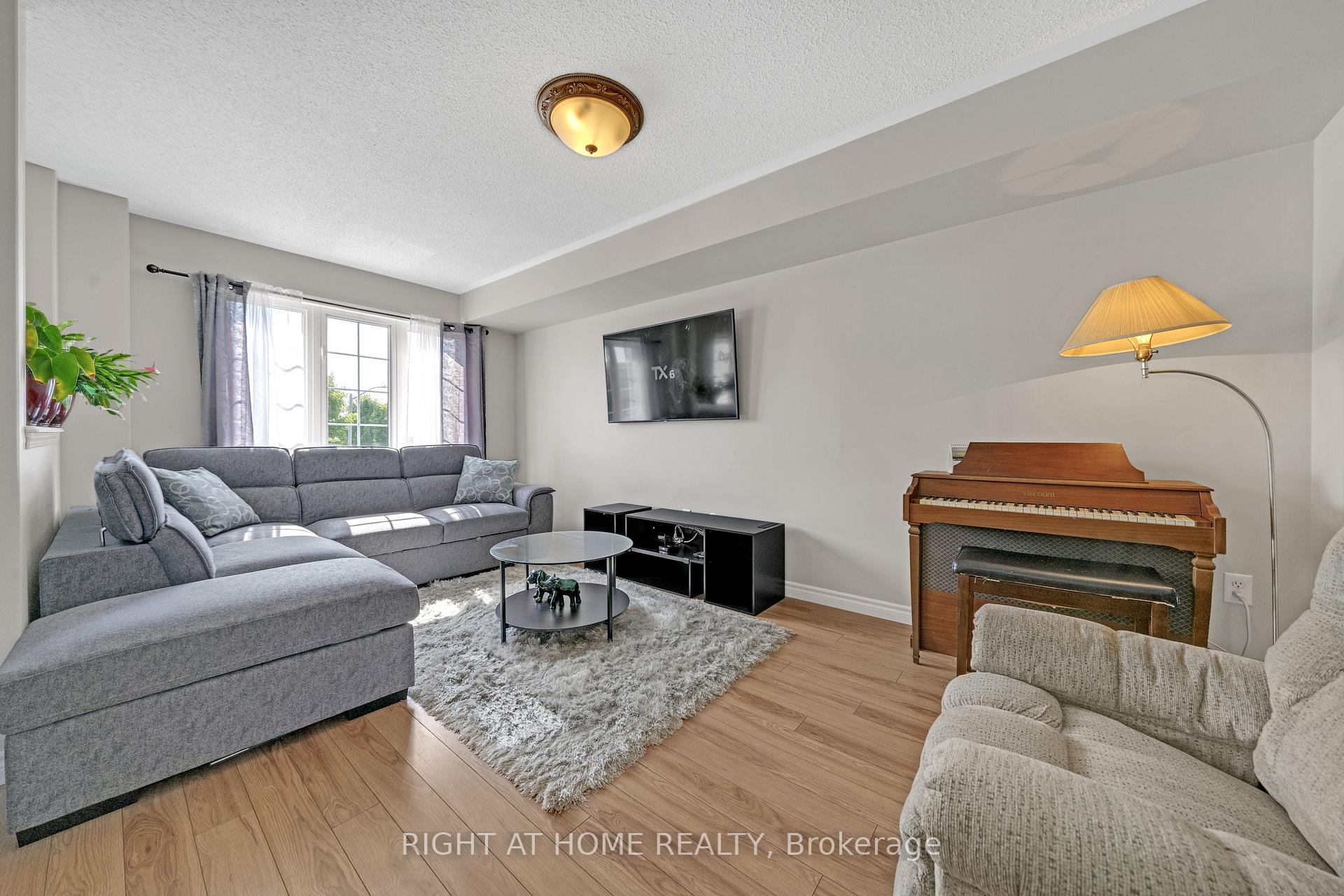 Photo 16 of 906 Bourne Crescent, Oshawa, Lakeview — HOMEH