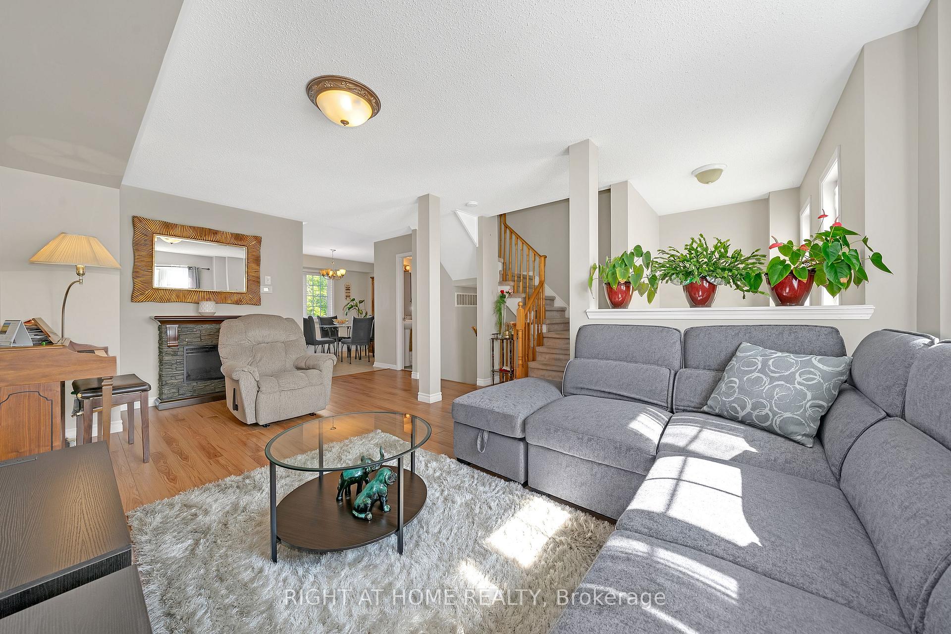Photo 18 of 906 Bourne Crescent, Oshawa, Lakeview — HOMEH