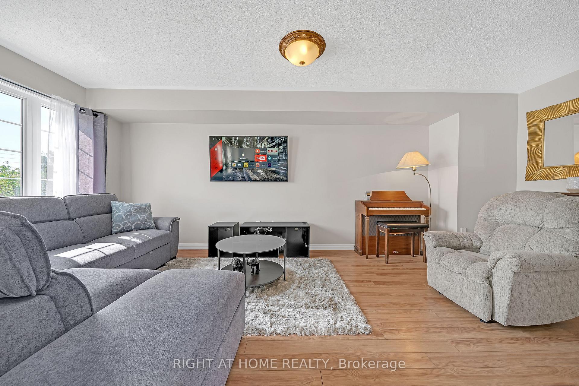 Photo 19 of 906 Bourne Crescent, Oshawa, Lakeview — HOMEH