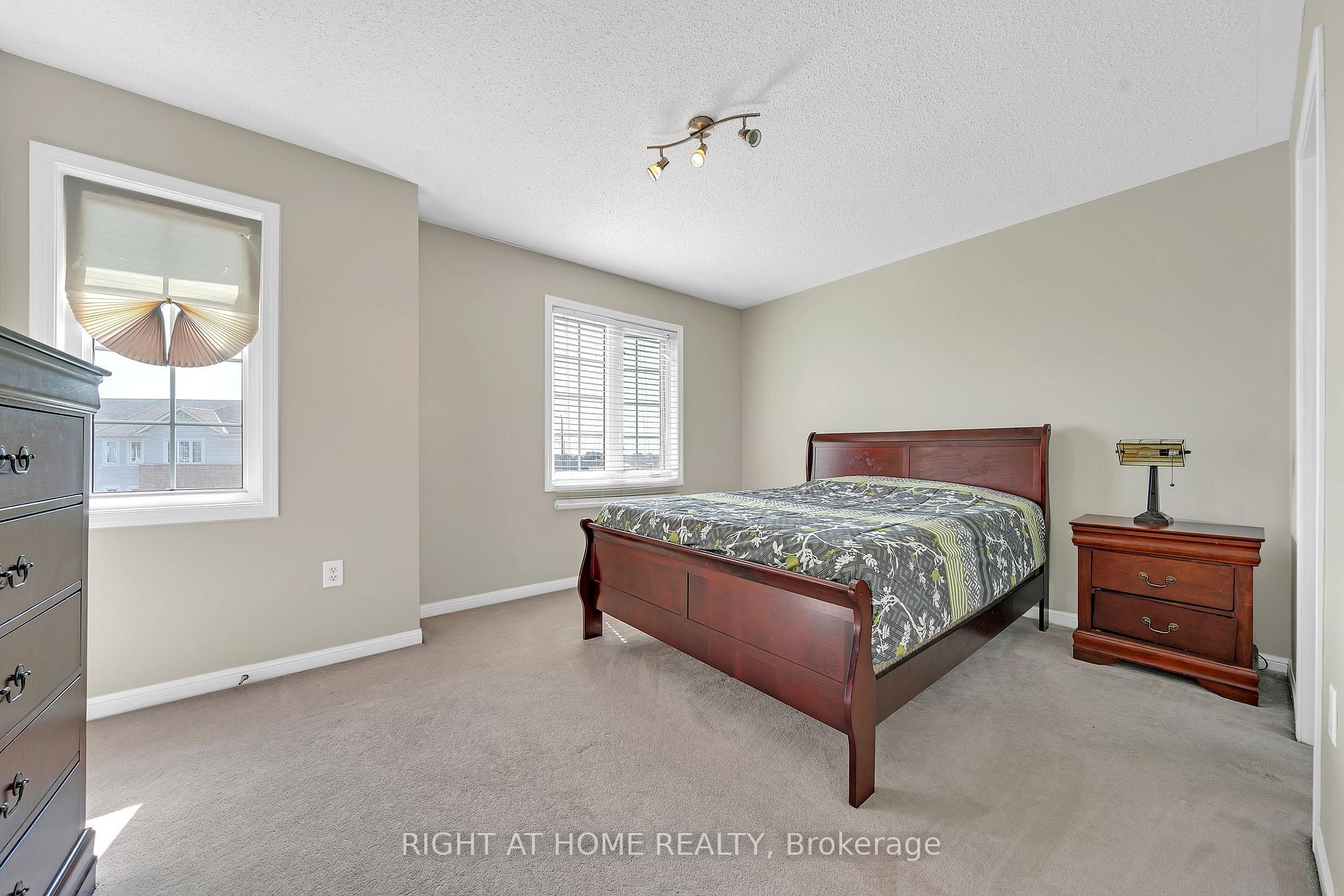 Photo 27 of 906 Bourne Crescent, Oshawa, Lakeview — HOMEH