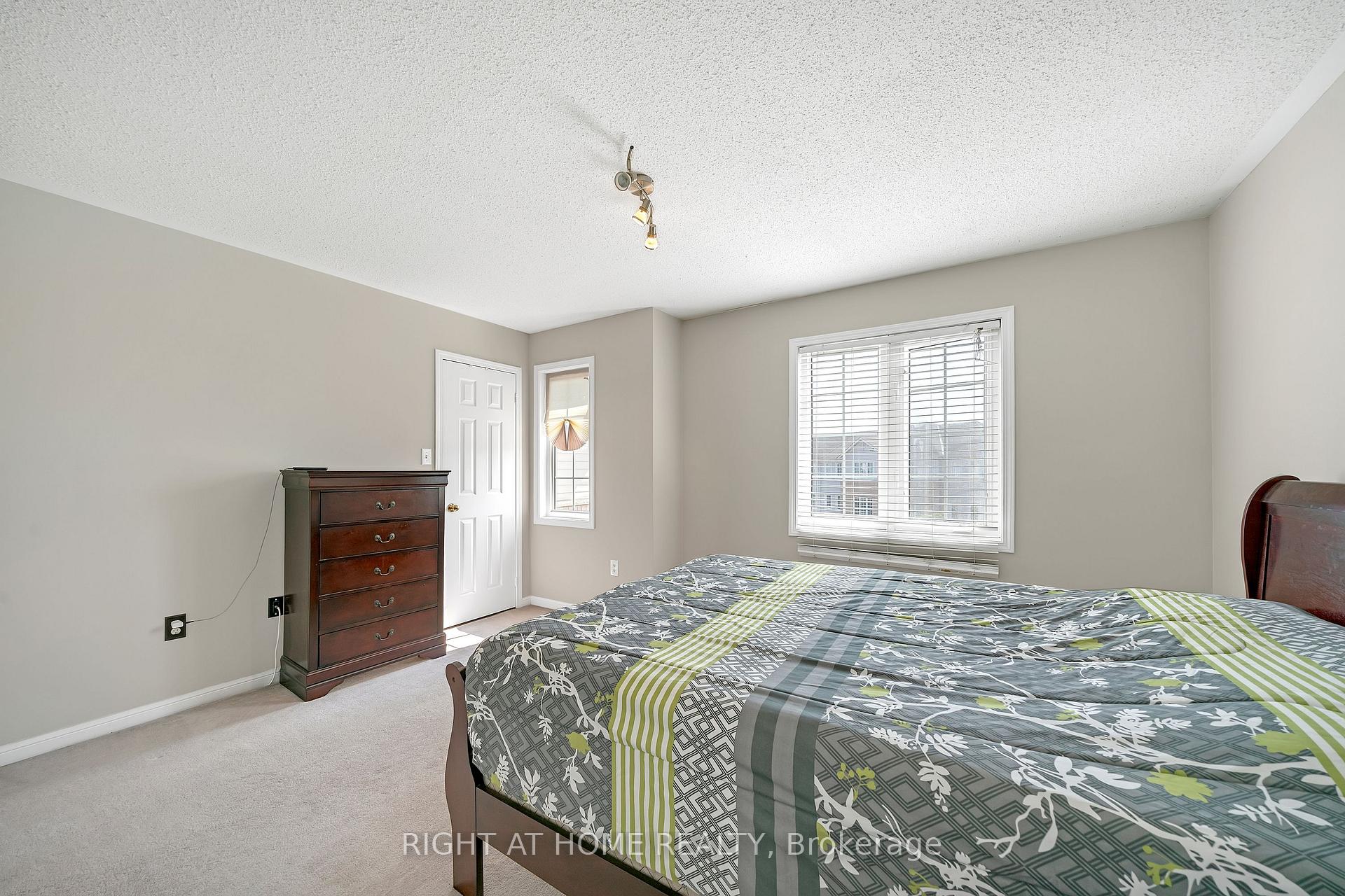 Photo 28 of 906 Bourne Crescent, Oshawa, Lakeview — HOMEH