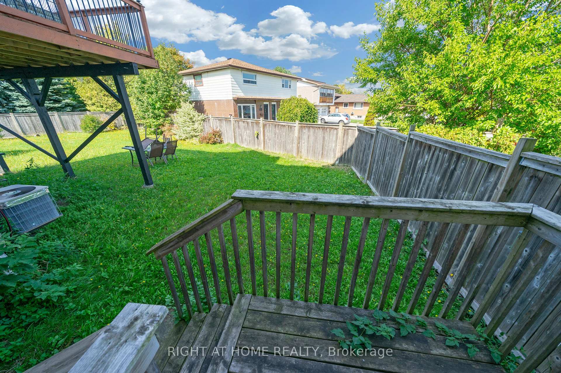 Photo 34 of 906 Bourne Crescent, Oshawa, Lakeview — HOMEH