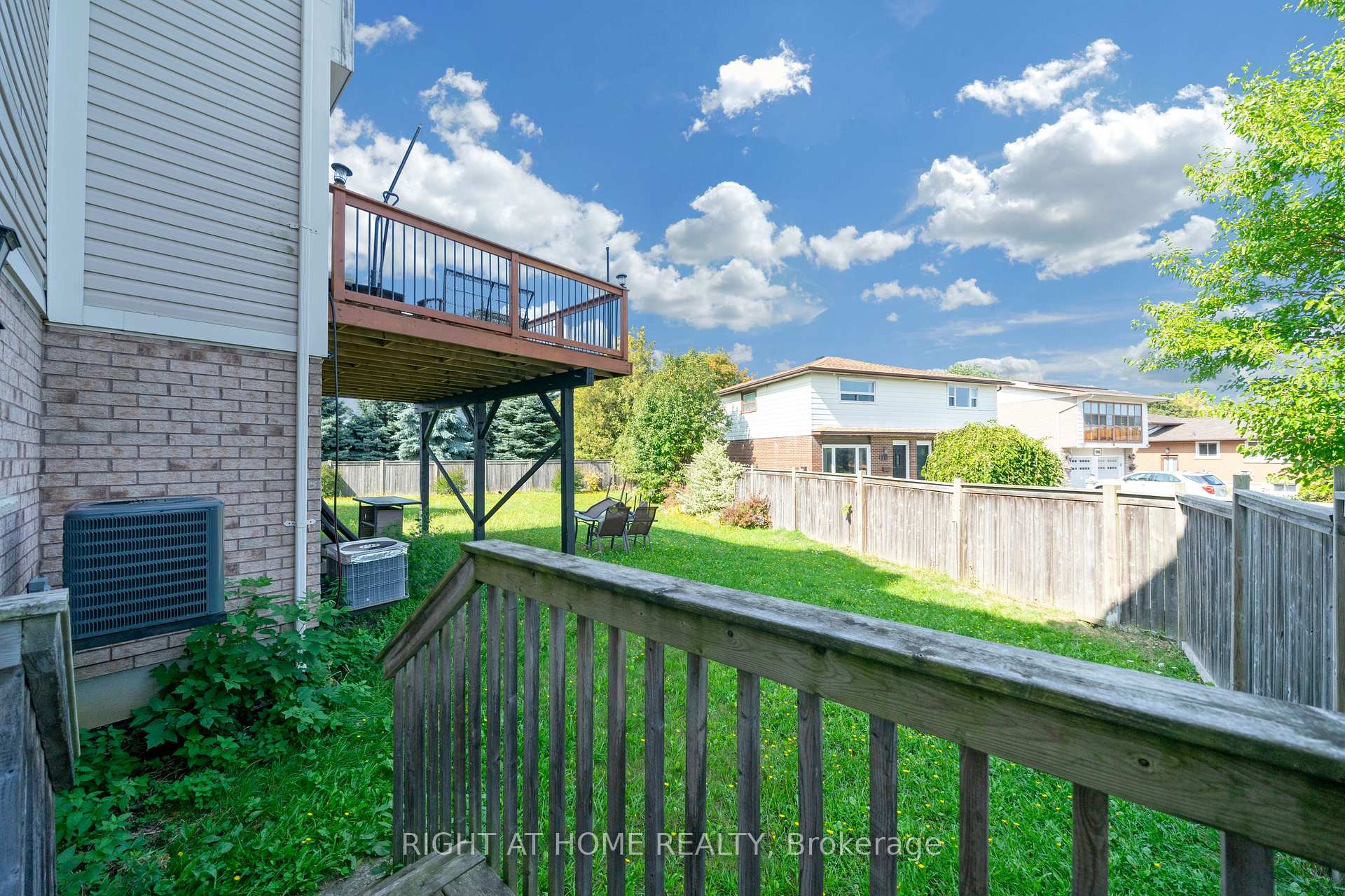 Photo 35 of 906 Bourne Crescent, Oshawa, Lakeview — HOMEH