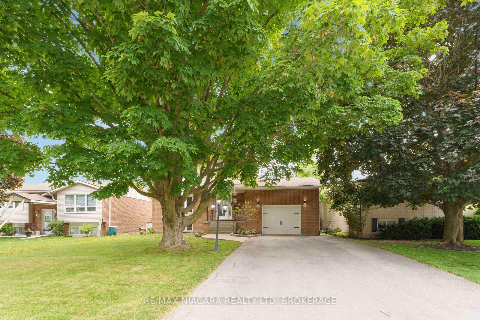 Photo 3 of 48 Michael Drive S, Port Colborne, Sugarloaf — HOMEH