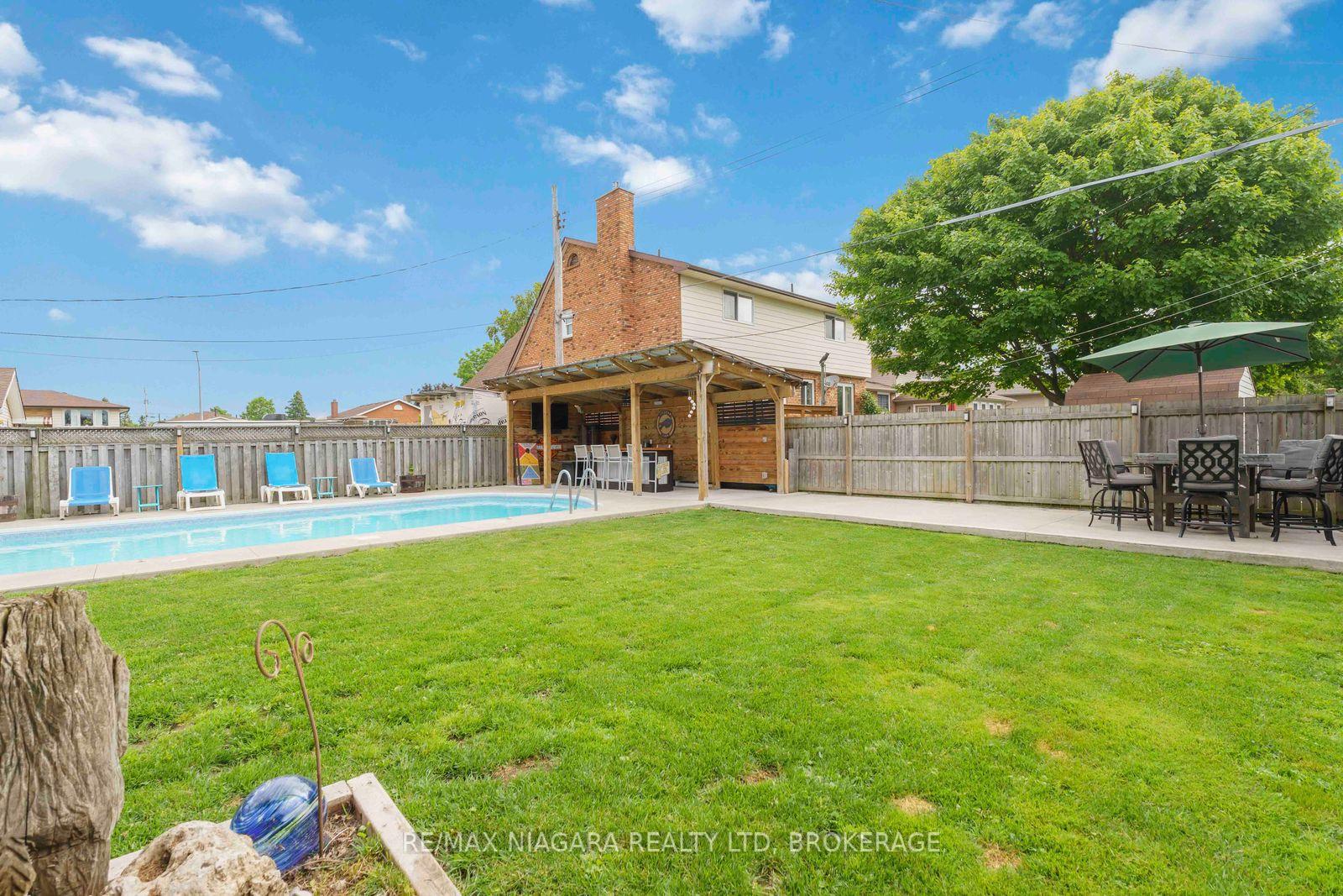 Photo 8 of 48 Michael Drive S, Port Colborne, Sugarloaf — HOMEH