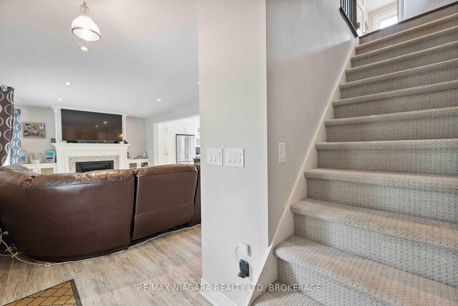 Photo 19 of 48 Michael Drive S, Port Colborne, Sugarloaf — HOMEH