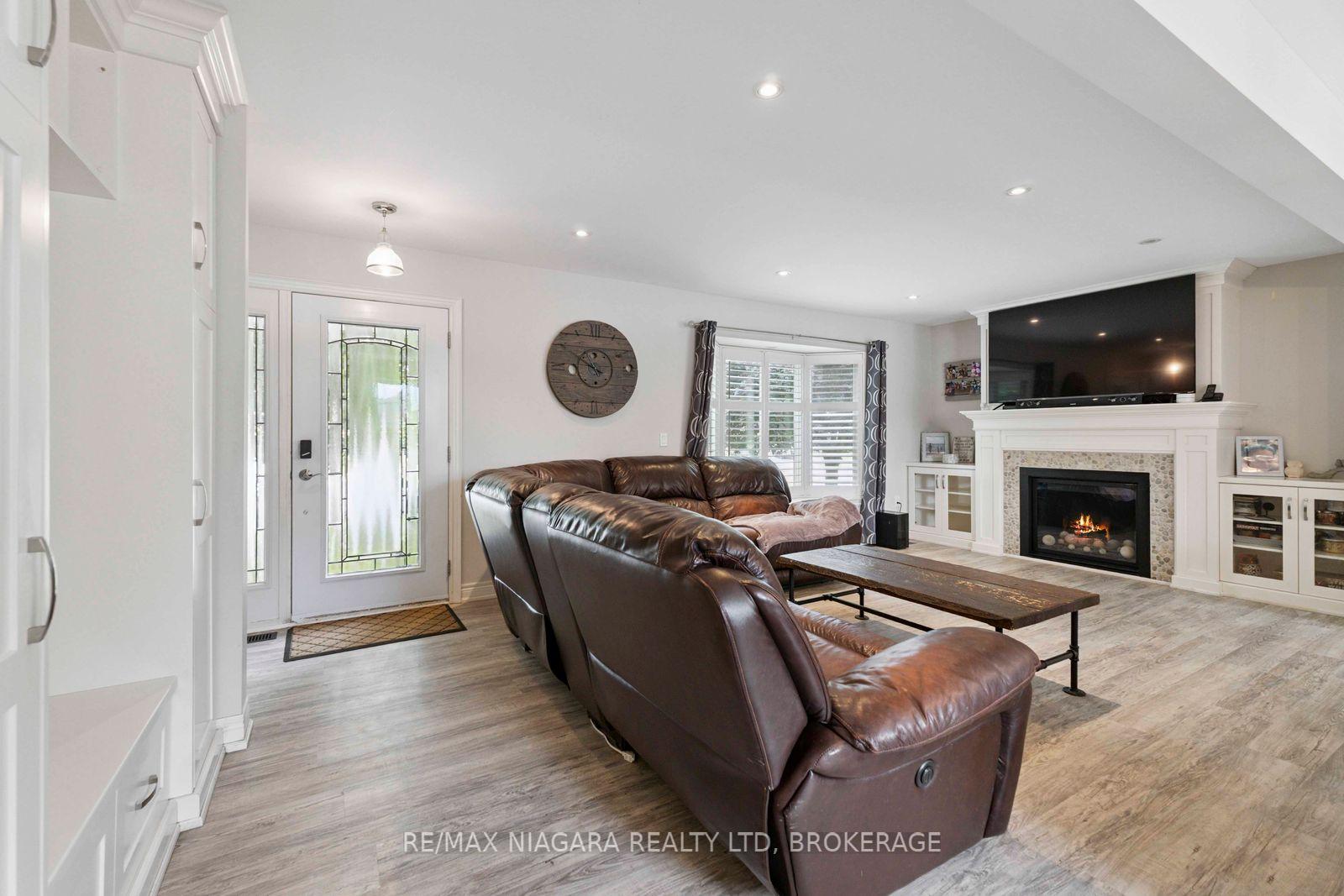 Photo 20 of 48 Michael Drive S, Port Colborne, Sugarloaf — HOMEH