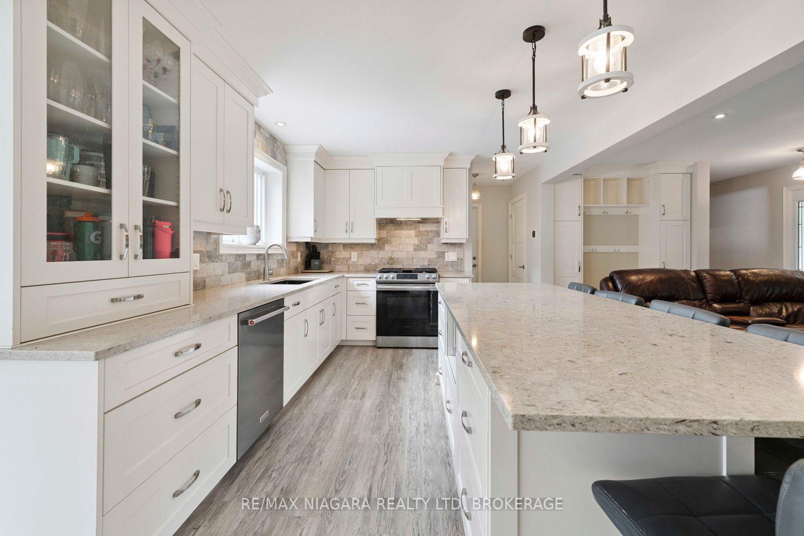 Photo 26 of 48 Michael Drive S, Port Colborne, Sugarloaf — HOMEH
