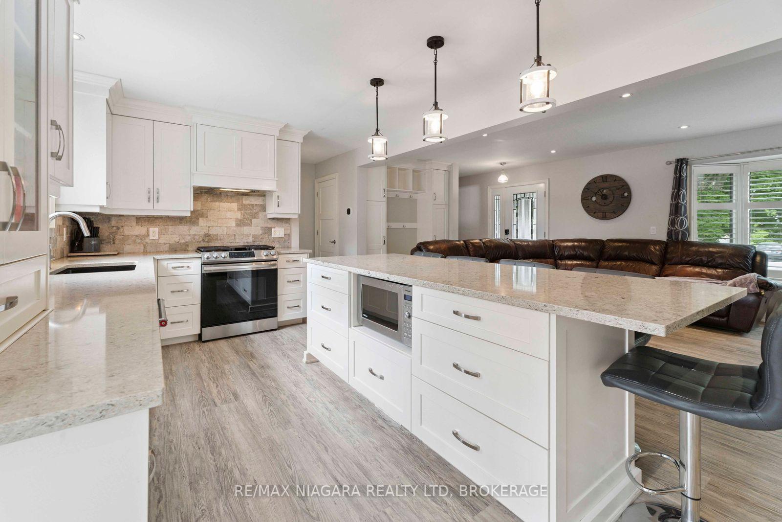 Photo 27 of 48 Michael Drive S, Port Colborne, Sugarloaf — HOMEH