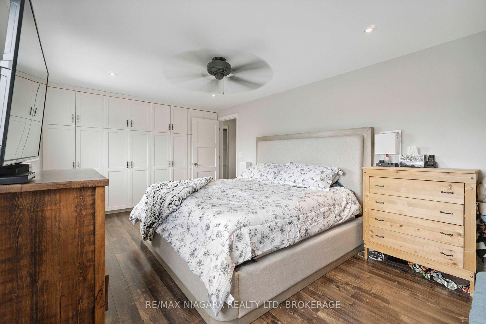 Photo 33 of 48 Michael Drive S, Port Colborne, Sugarloaf — HOMEH