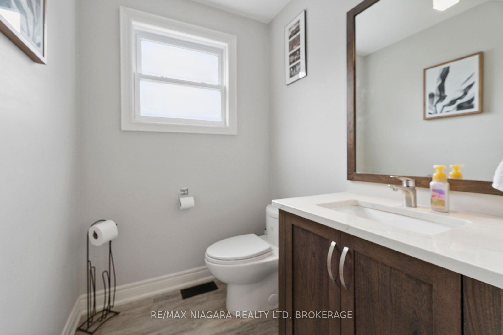 Photo 39 of 48 Michael Drive S, Port Colborne, Sugarloaf — HOMEH