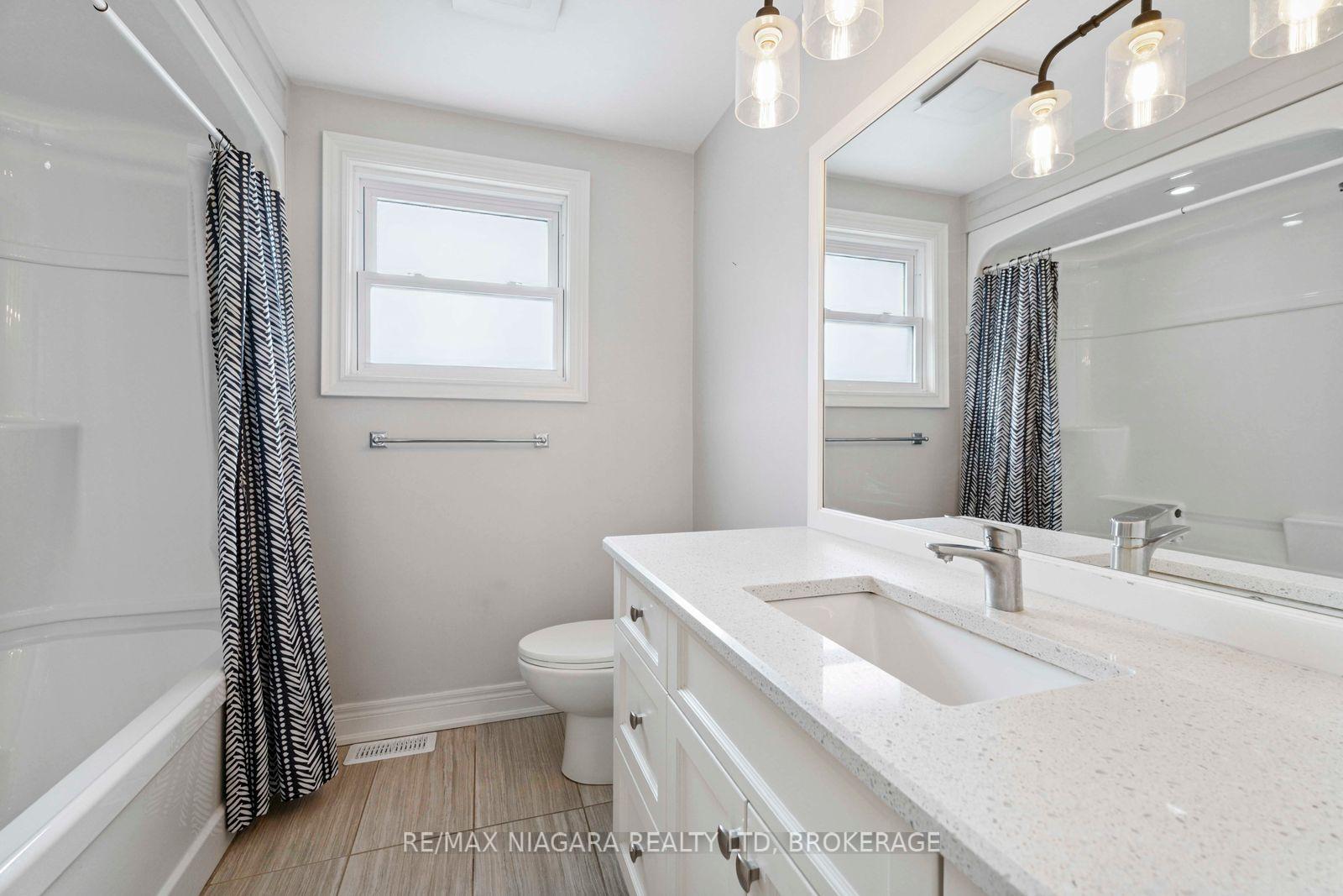 Photo 42 of 48 Michael Drive S, Port Colborne, Sugarloaf — HOMEH