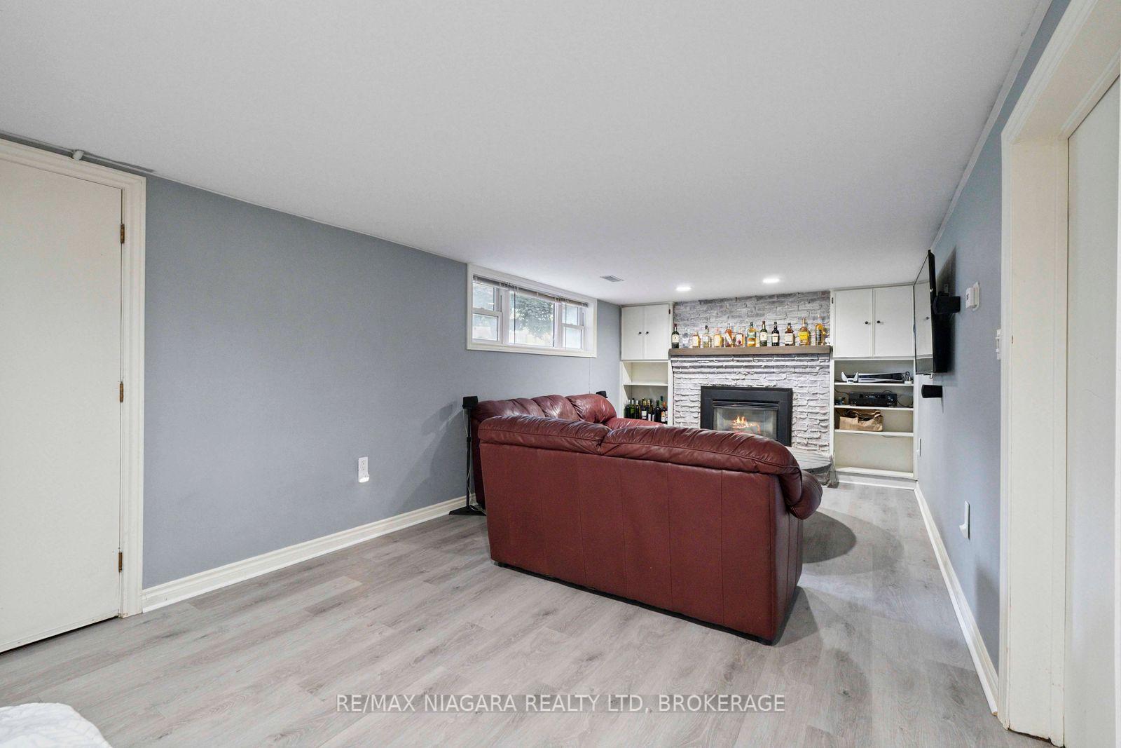 Photo 43 of 48 Michael Drive S, Port Colborne, Sugarloaf — HOMEH