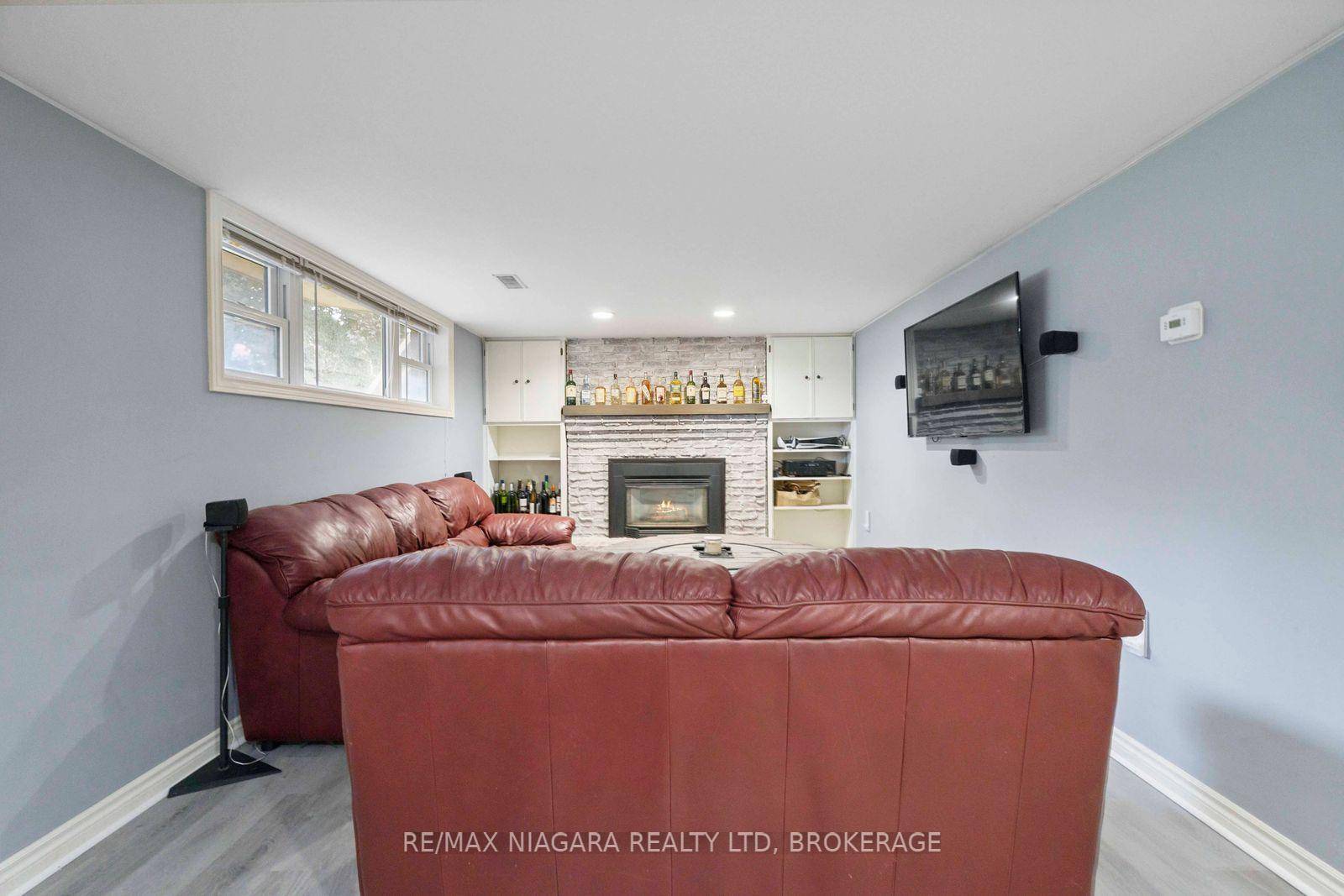 Photo 44 of 48 Michael Drive S, Port Colborne, Sugarloaf — HOMEH