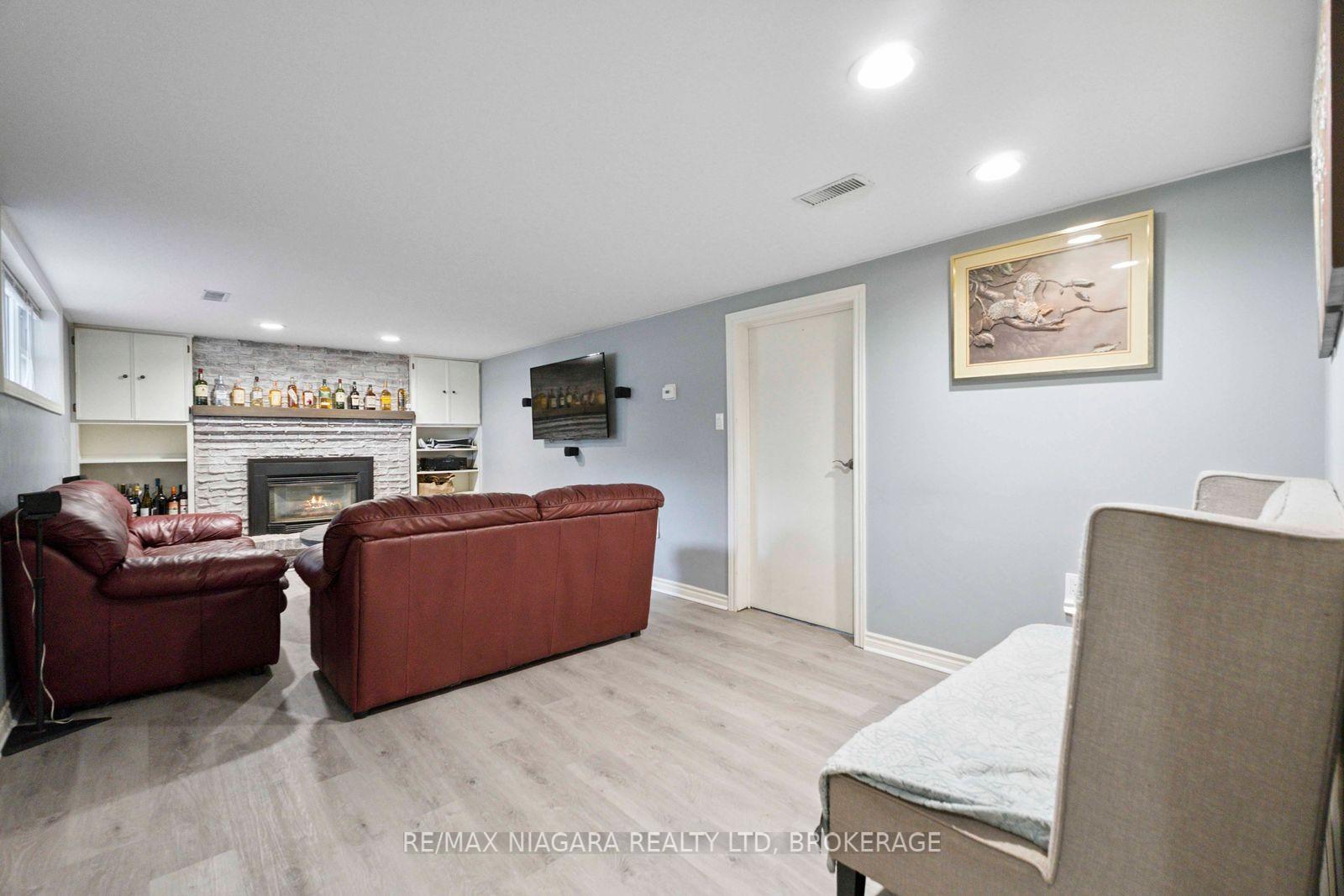 Photo 45 of 48 Michael Drive S, Port Colborne, Sugarloaf — HOMEH