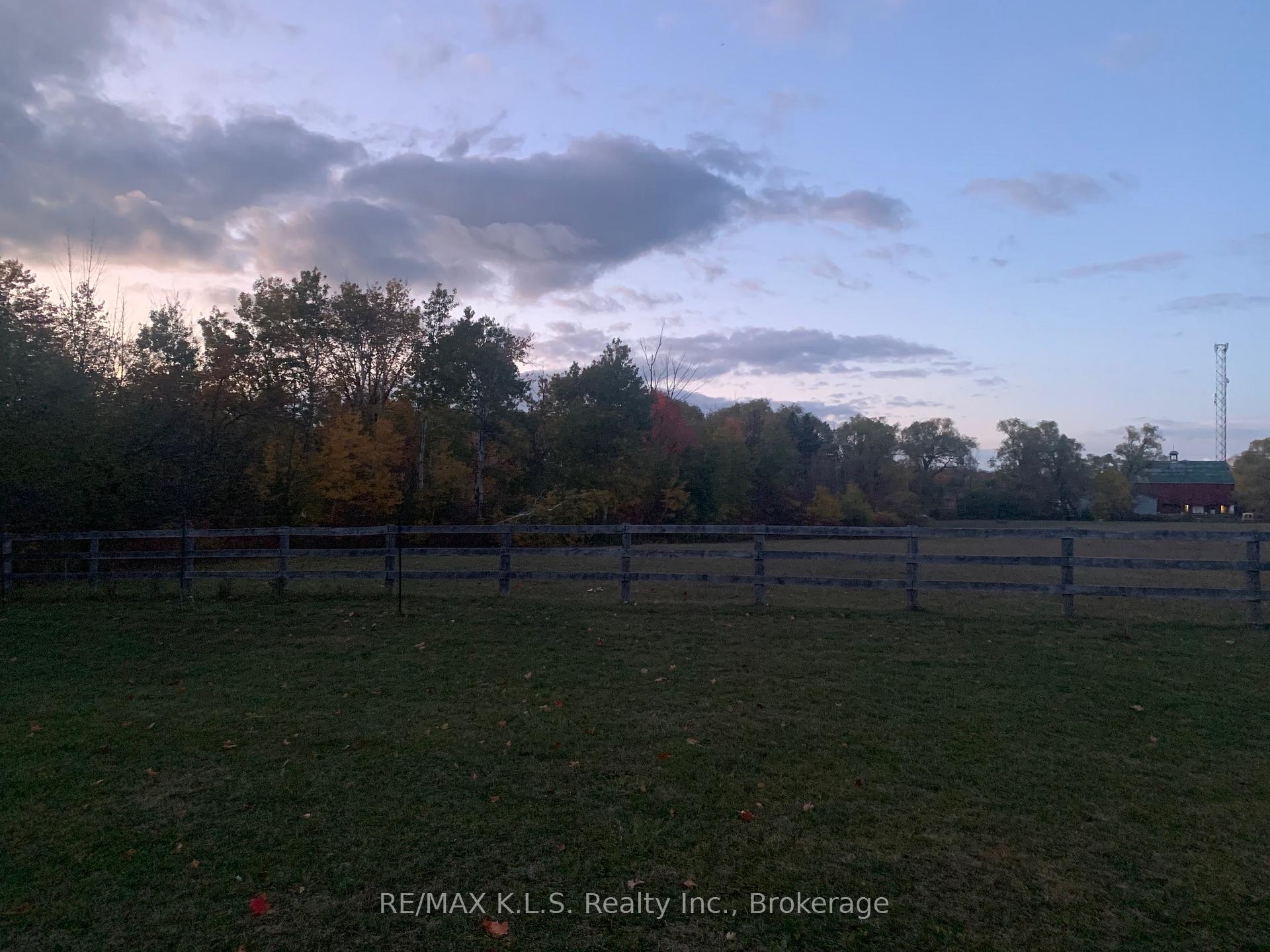Photo 3 of Unit 1, 6662 Ellis Road, Puslinch, Puslinch Lake Settlement Areas — HOMEH