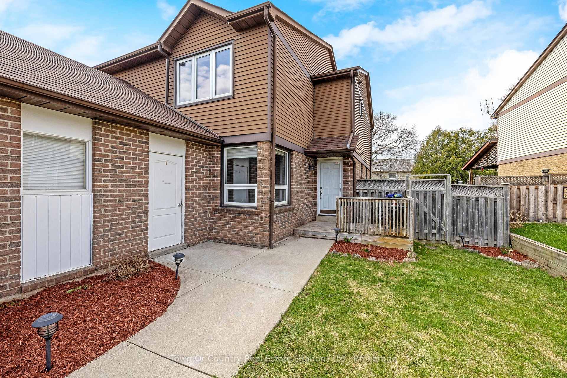 Photo 4 of 631 Laurier Avenue, Milton, Timberlea — HOMEH
