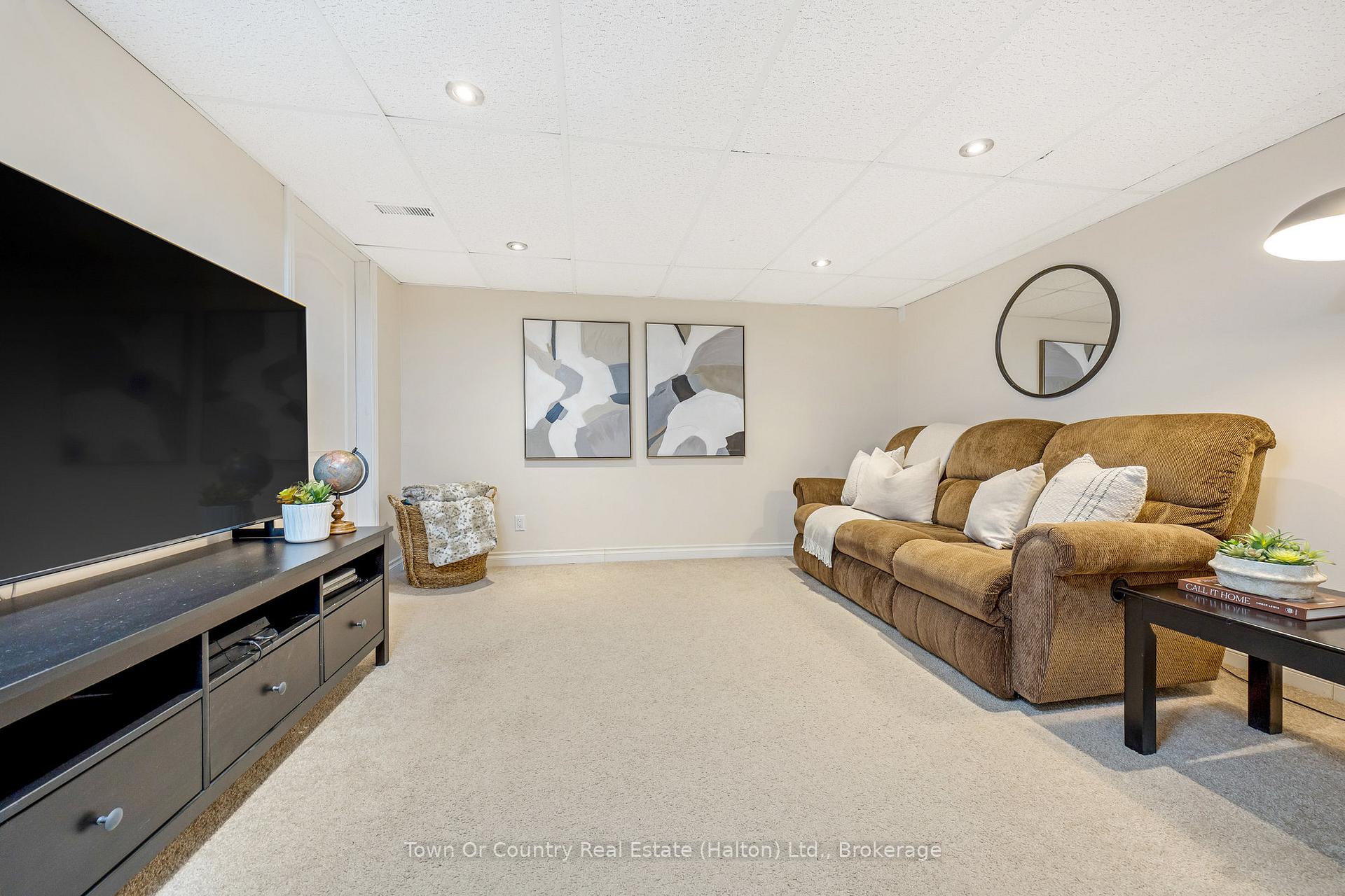 Photo 25 of 631 Laurier Avenue, Milton, Timberlea — HOMEH