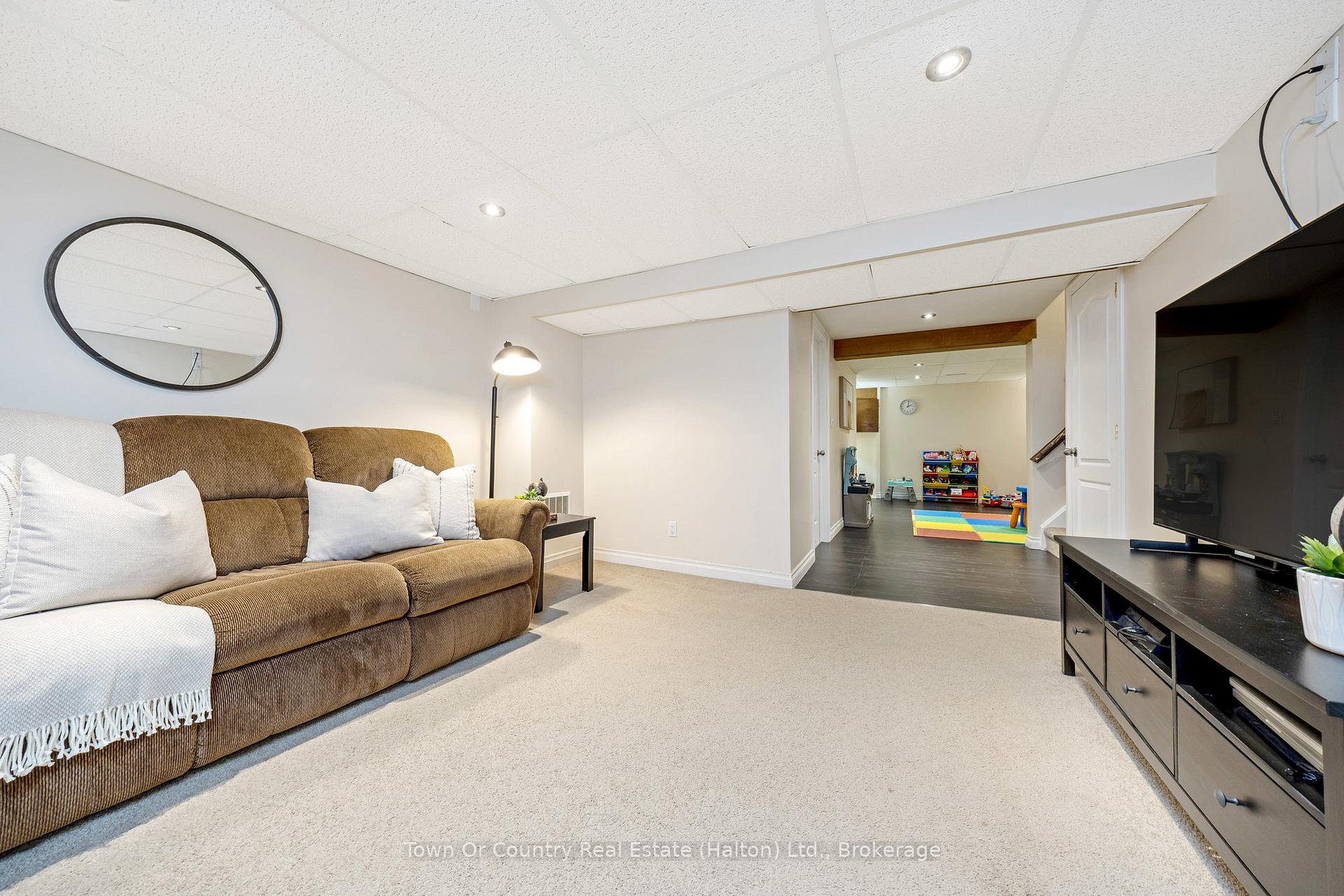 Photo 26 of 631 Laurier Avenue, Milton, Timberlea — HOMEH