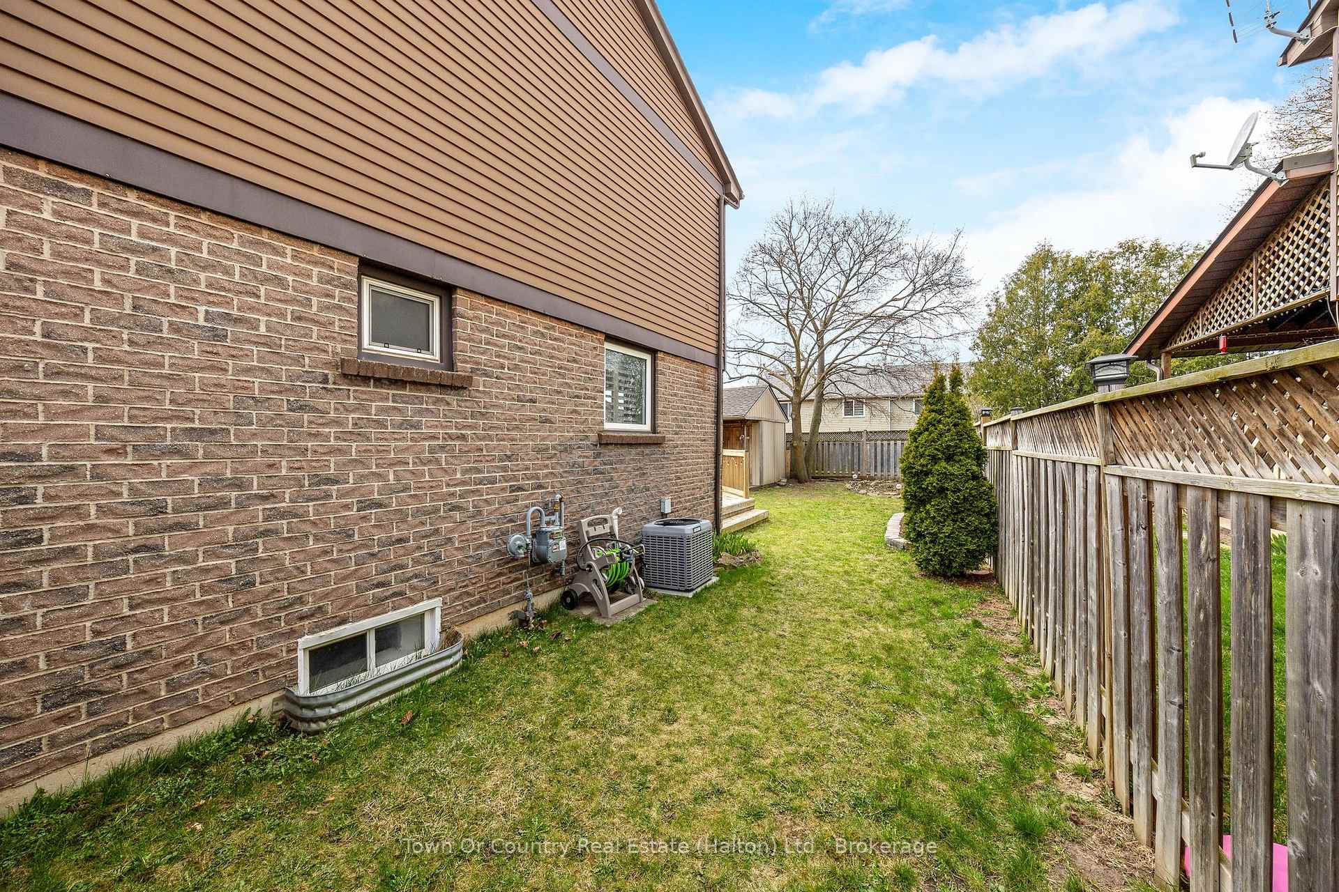 Photo 36 of 631 Laurier Avenue, Milton, Timberlea — HOMEH