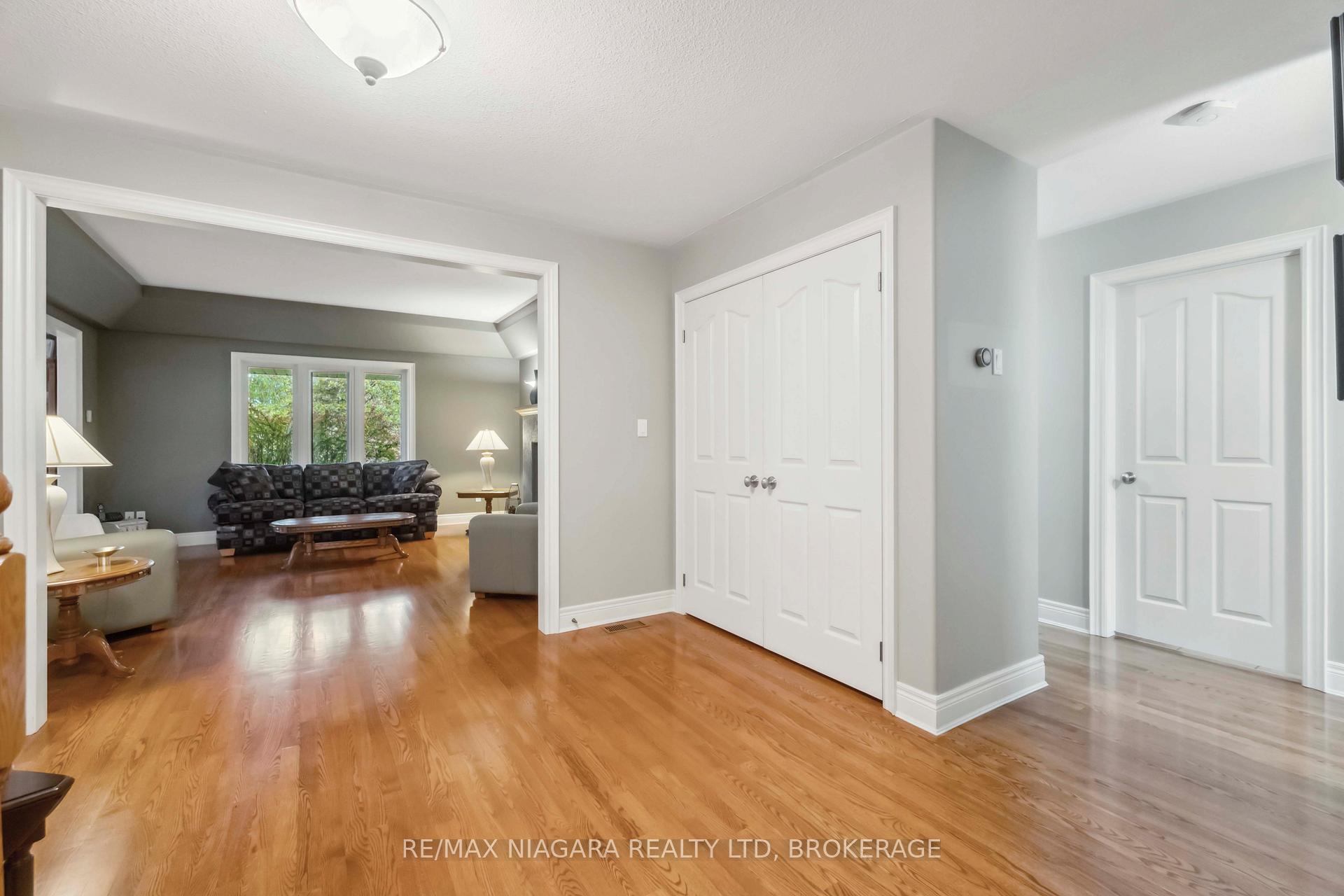 Photo 7 of 4800 Lyon's Parkway, Niagara Falls, Lyons Creek — HOMEH