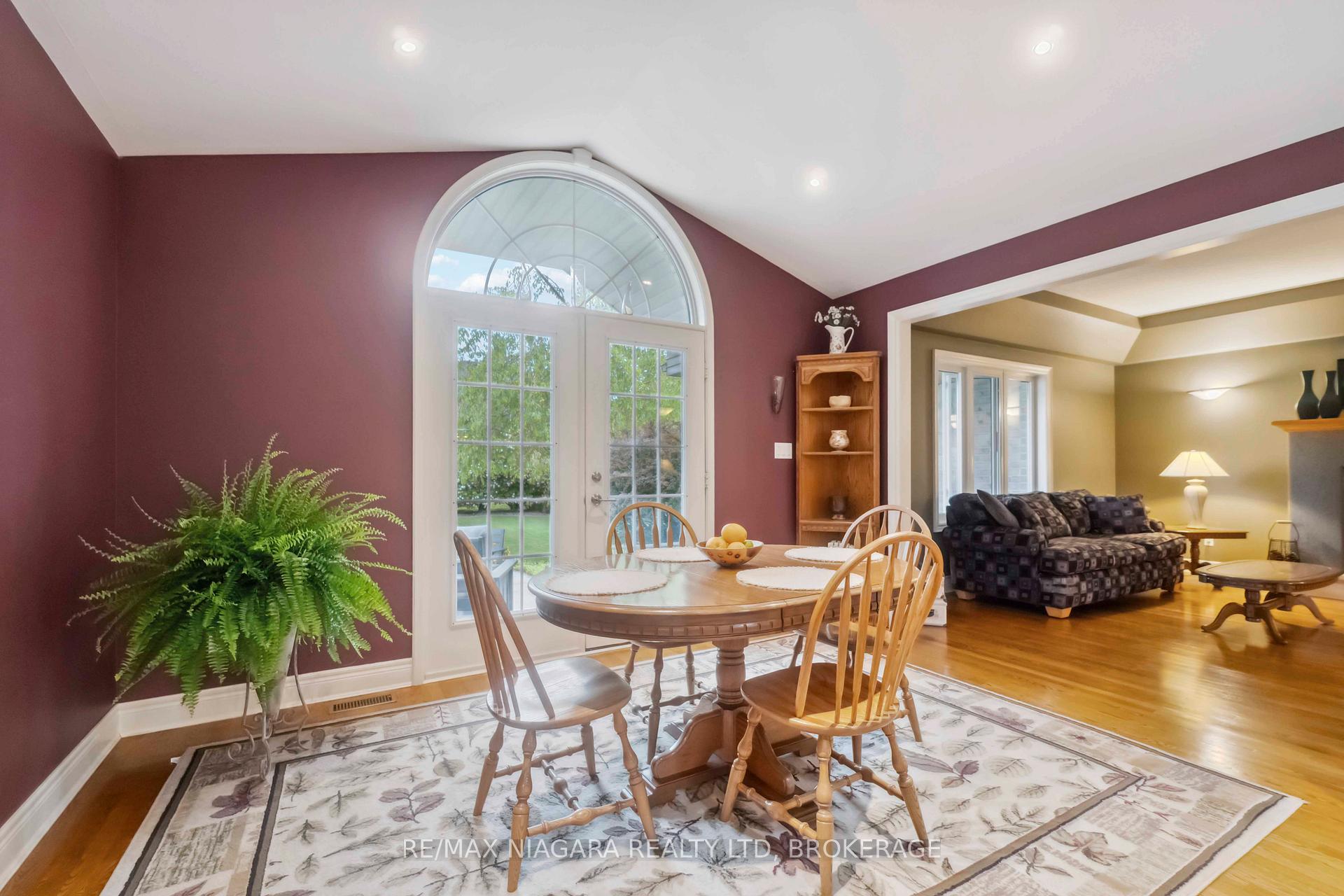 Photo 11 of 4800 Lyon's Parkway, Niagara Falls, Lyons Creek — HOMEH