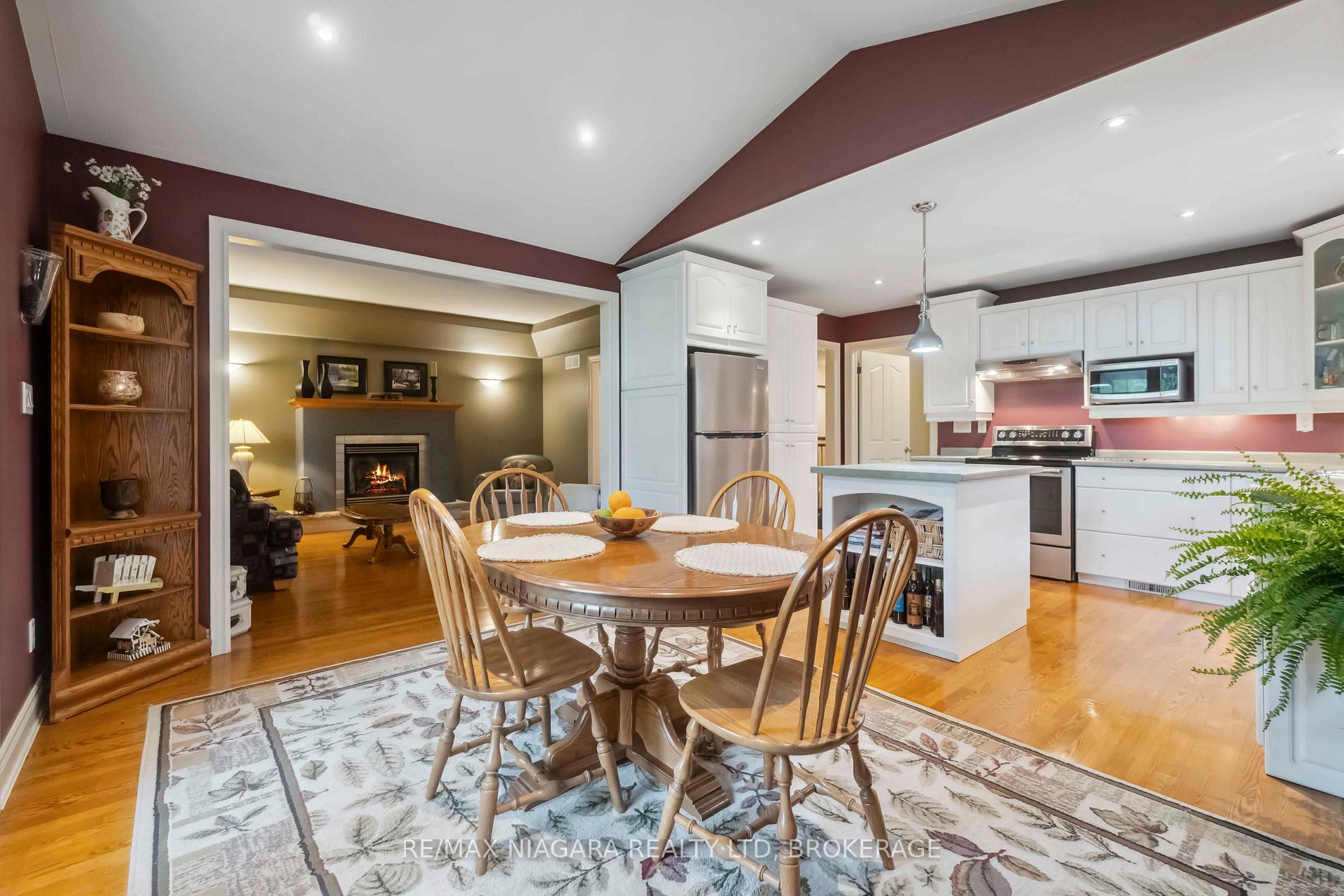 Photo 12 of 4800 Lyon's Parkway, Niagara Falls, Lyons Creek — HOMEH