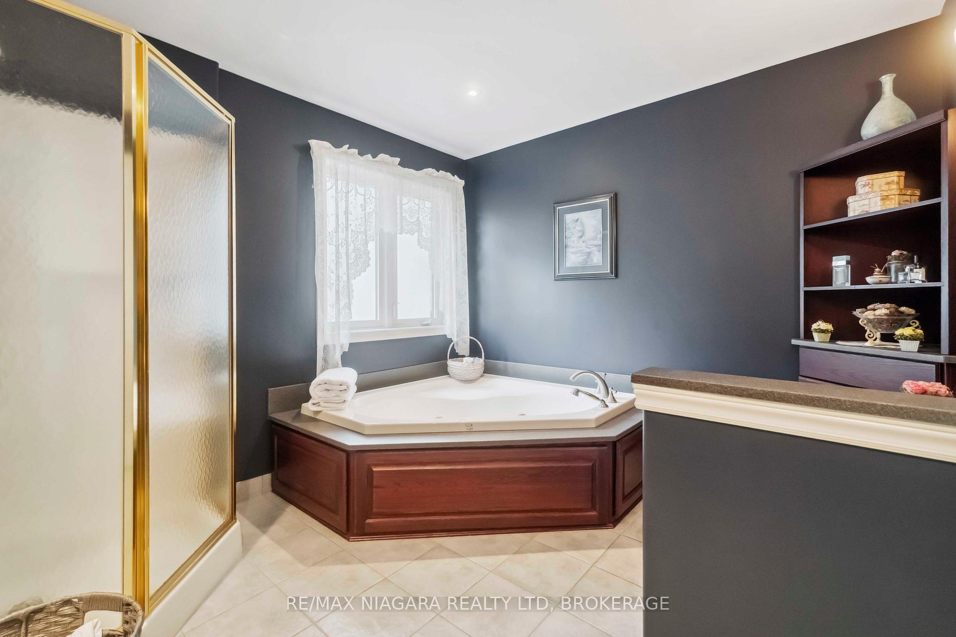 Photo 28 of 4800 Lyon's Parkway, Niagara Falls, Lyons Creek — HOMEH