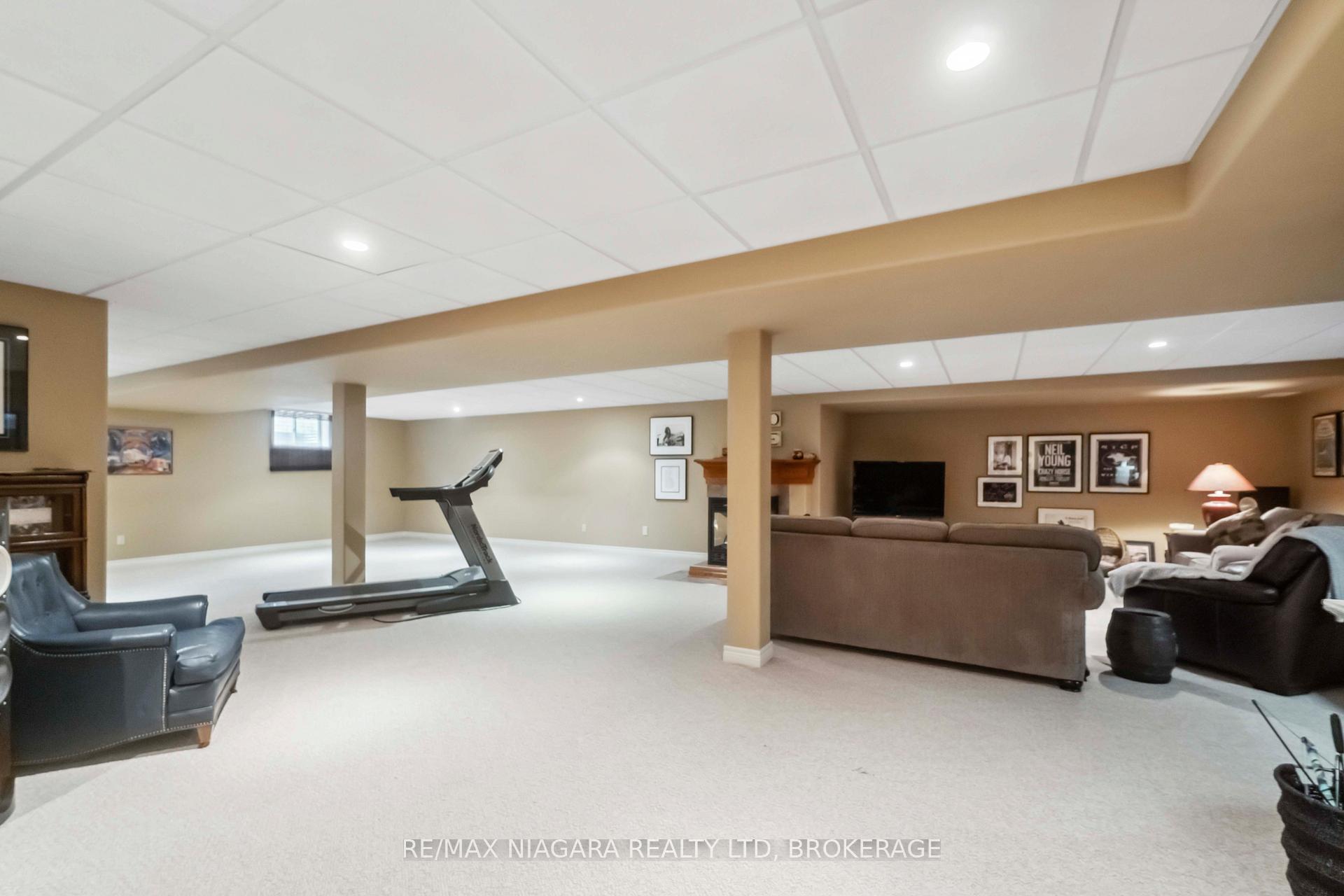 Photo 32 of 4800 Lyon's Parkway, Niagara Falls, Lyons Creek — HOMEH