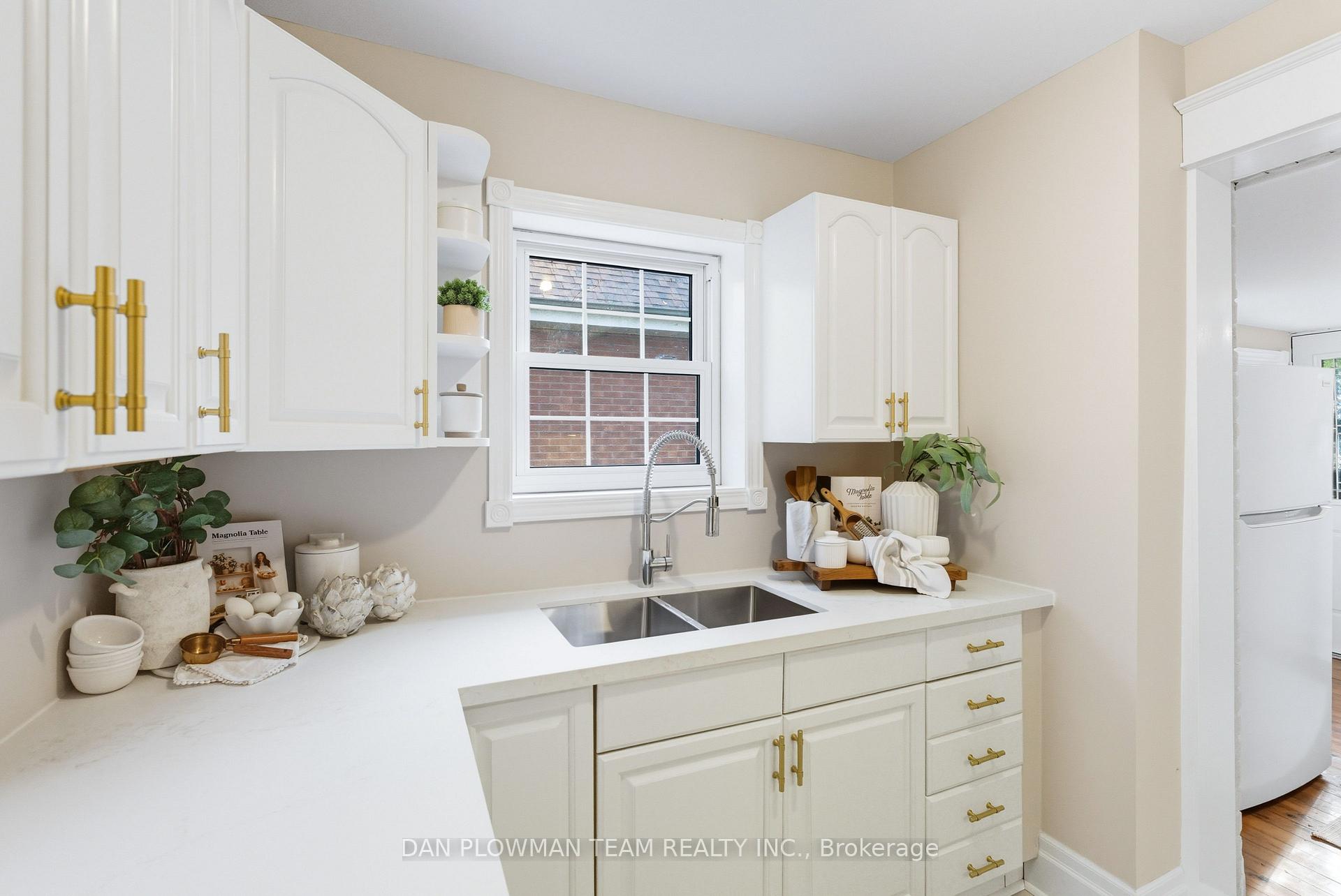 Photo 12 of 156 Roxborough Avenue, Oshawa, O'Neill — HOMEH