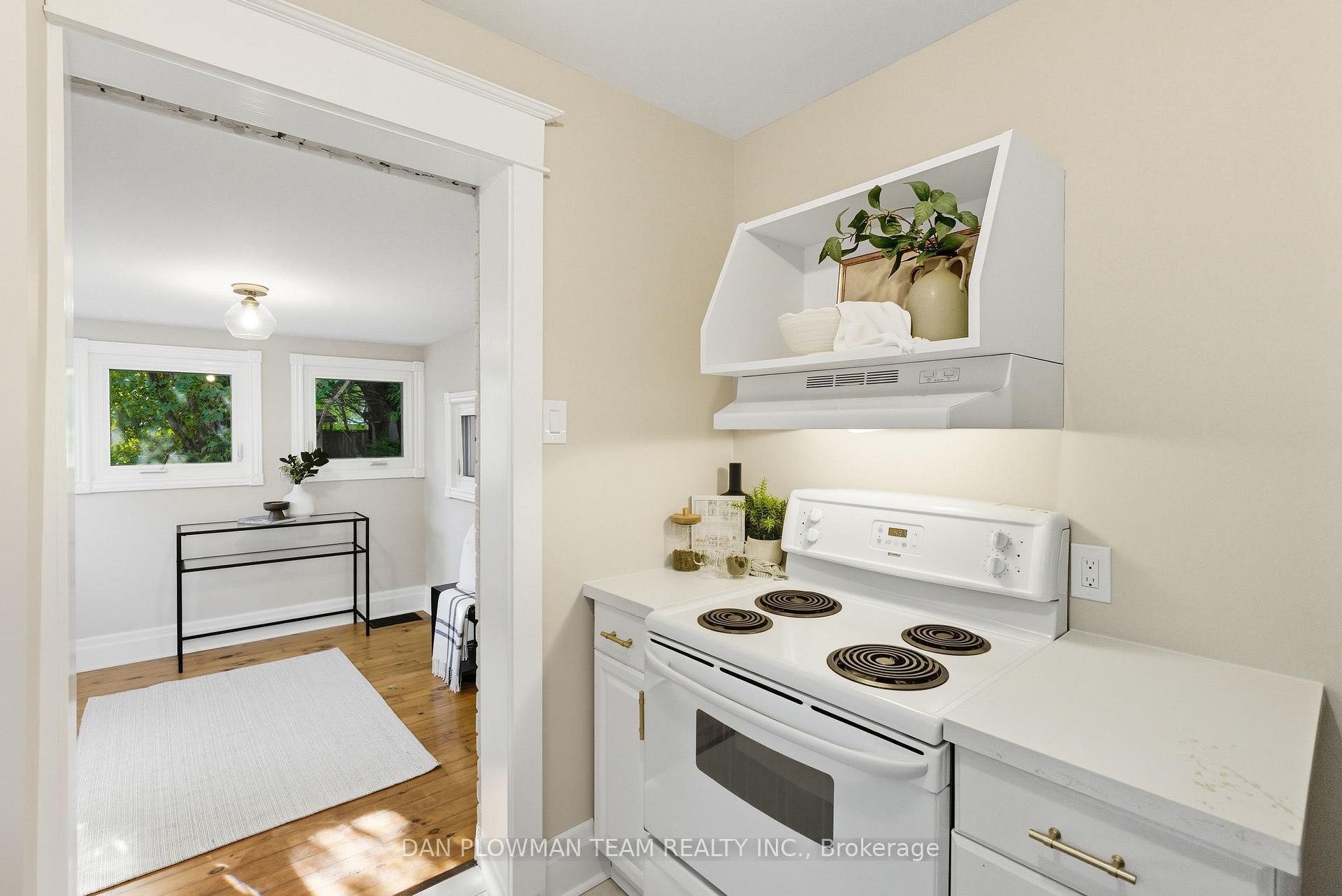 Photo 13 of 156 Roxborough Avenue, Oshawa, O'Neill — HOMEH