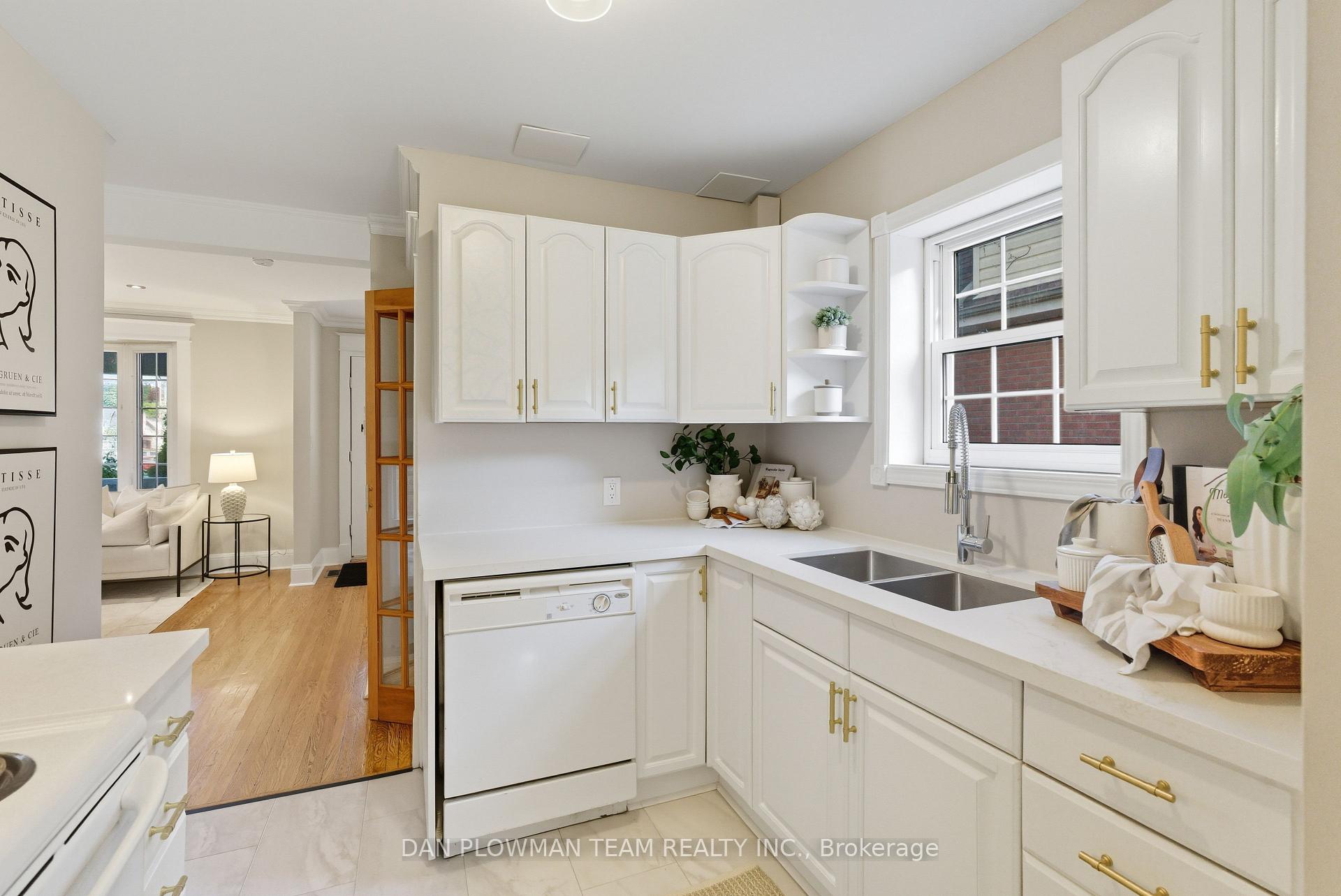 Photo 16 of 156 Roxborough Avenue, Oshawa, O'Neill — HOMEH