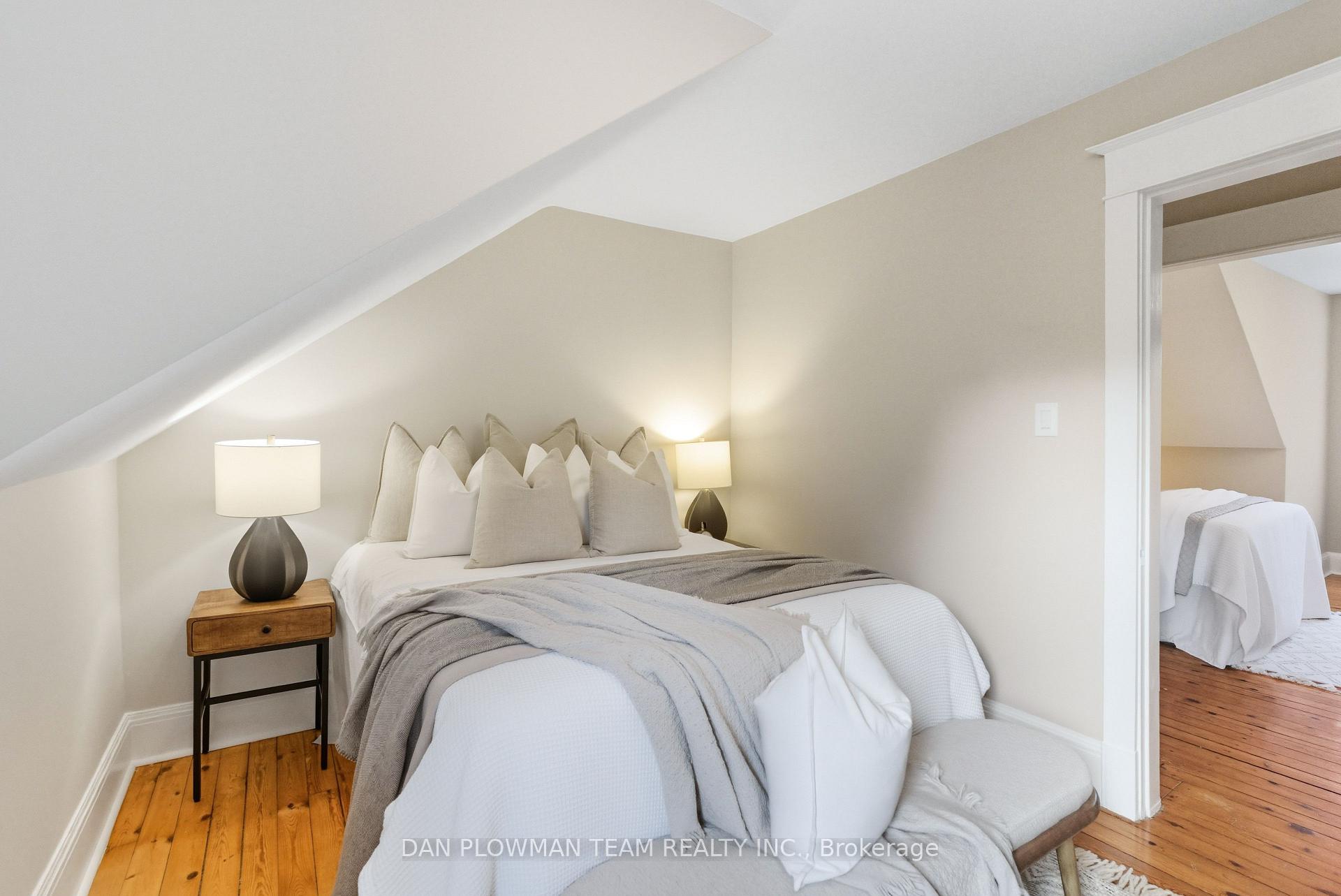 Photo 23 of 156 Roxborough Avenue, Oshawa, O'Neill — HOMEH