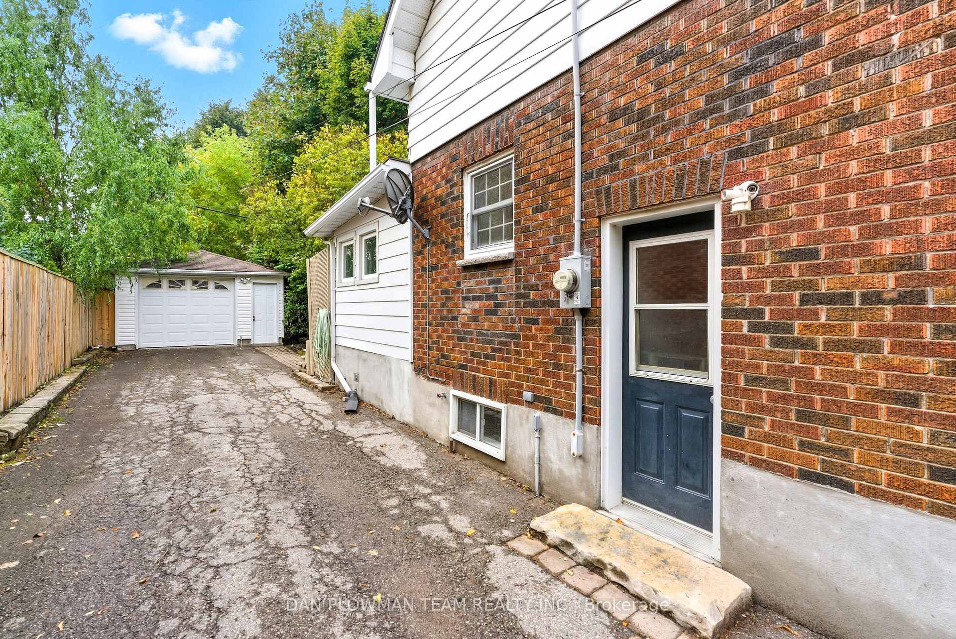 Photo 34 of 156 Roxborough Avenue, Oshawa, O'Neill — HOMEH