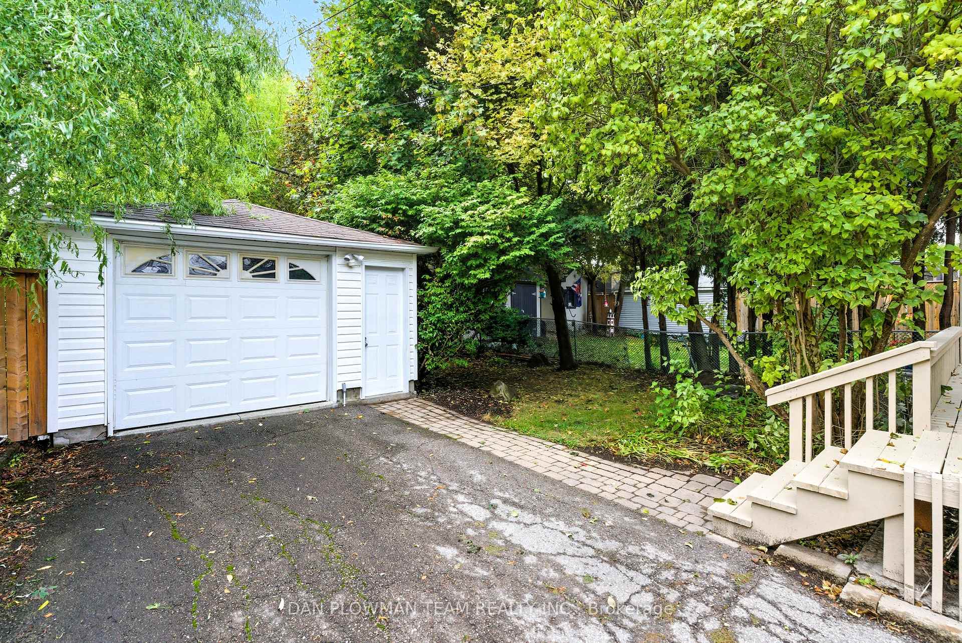 Photo 35 of 156 Roxborough Avenue, Oshawa, O'Neill — HOMEH